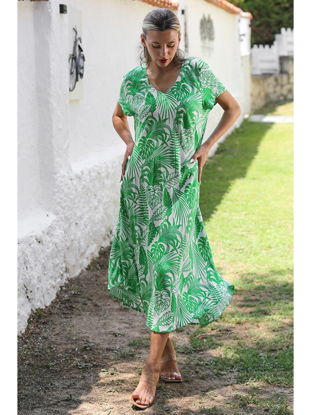 Yeşil V Yaka Düşük Kol Allover Baskılı Dokuma Casual Elbise