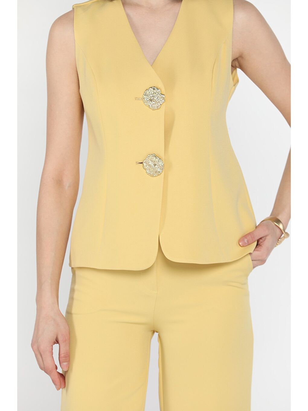 Sarı Düğme Detaylı Yelek Pantolon İkili Takım-3