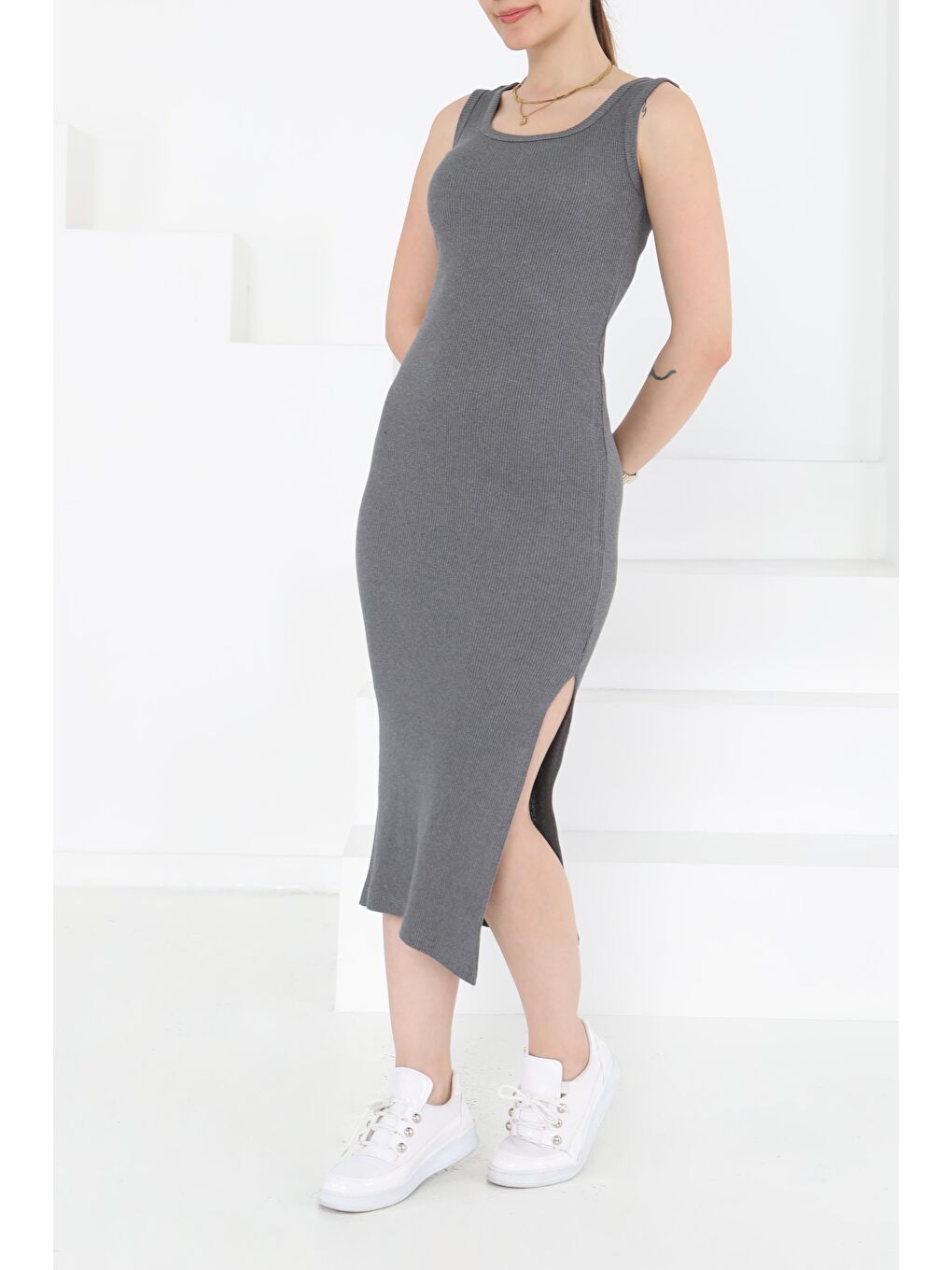 Gri Kare Yaka Yırtmaçlı Midi Elbise Füme - 27230