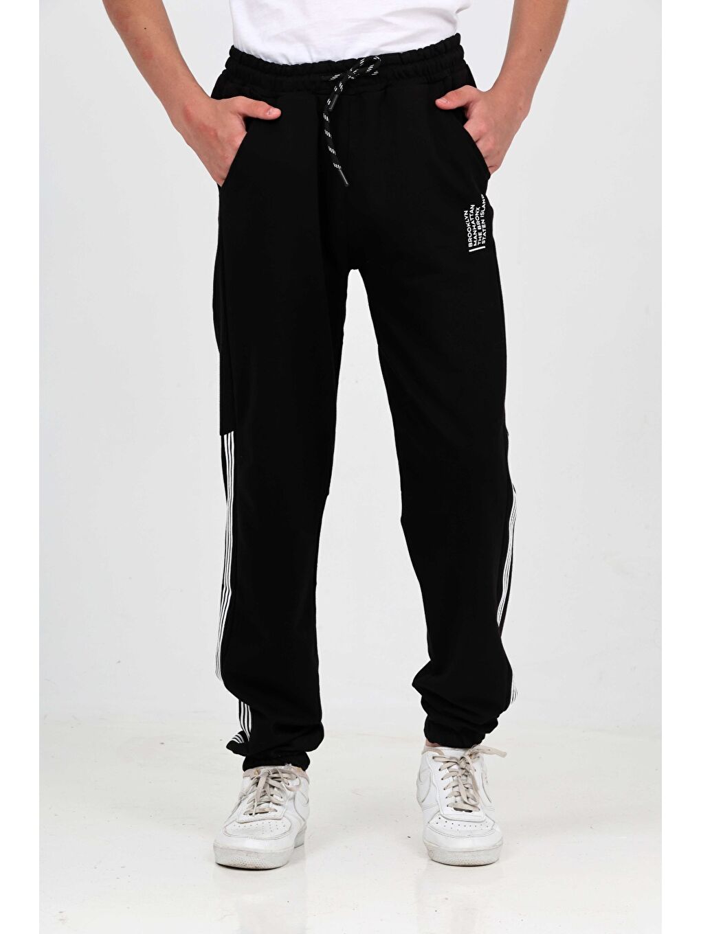 Siyah Erkek Çocuk Üç Şeritli Eşofman Alt-1