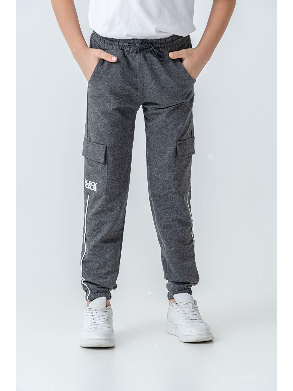 Antrasit Çift Kargo Cepli Sağ Cep Baskılı Çift Bacak Biyeli Erkek Çocuk Eşofman Altı-1