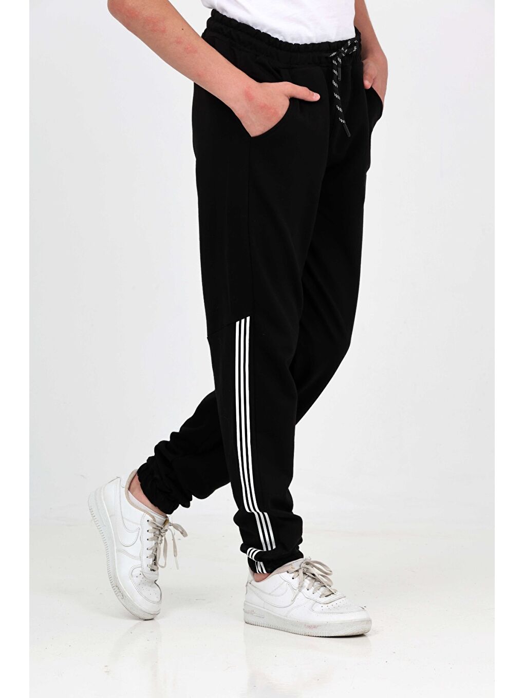 Siyah Erkek Çocuk Üç Şeritli Eşofman Alt-3