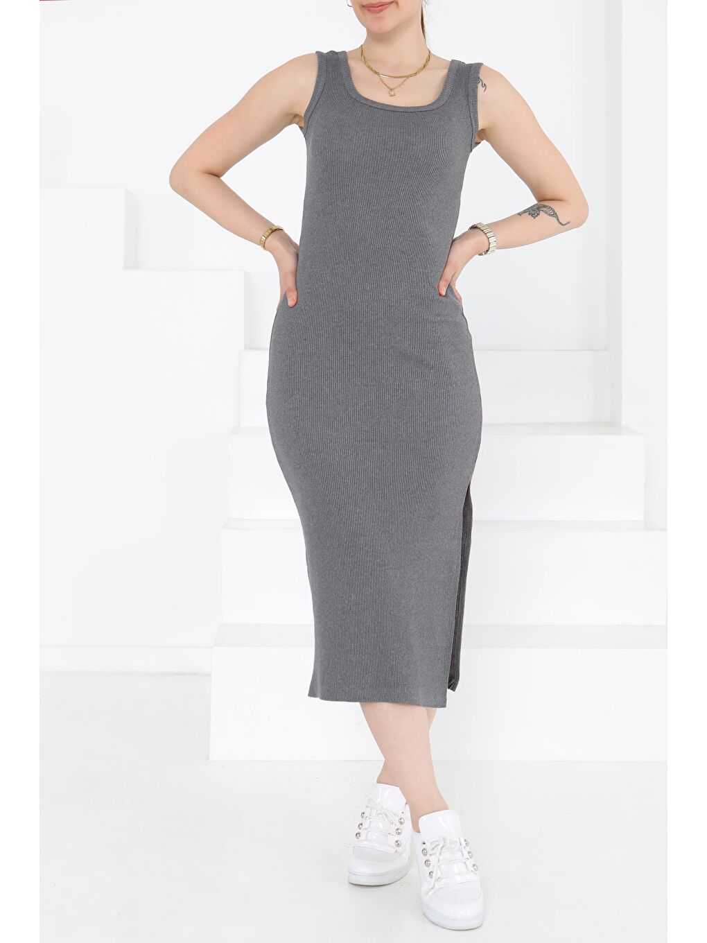 Gri Kare Yaka Yırtmaçlı Midi Elbise Füme - 27230-2