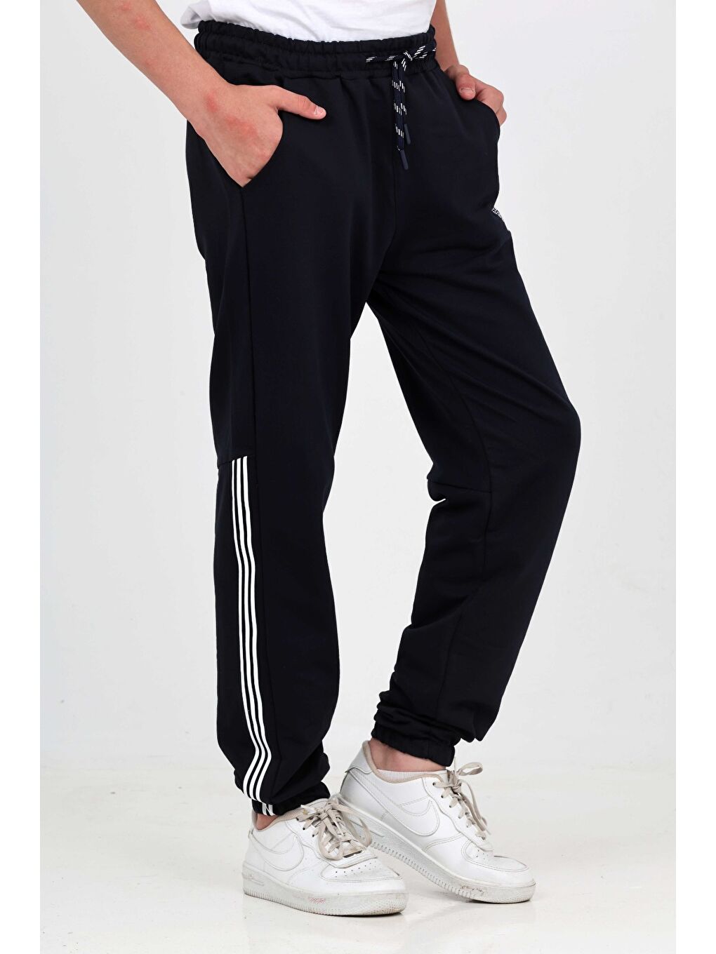 Siyah Erkek Çocuk Üç Şeritli Eşofman Alt-7