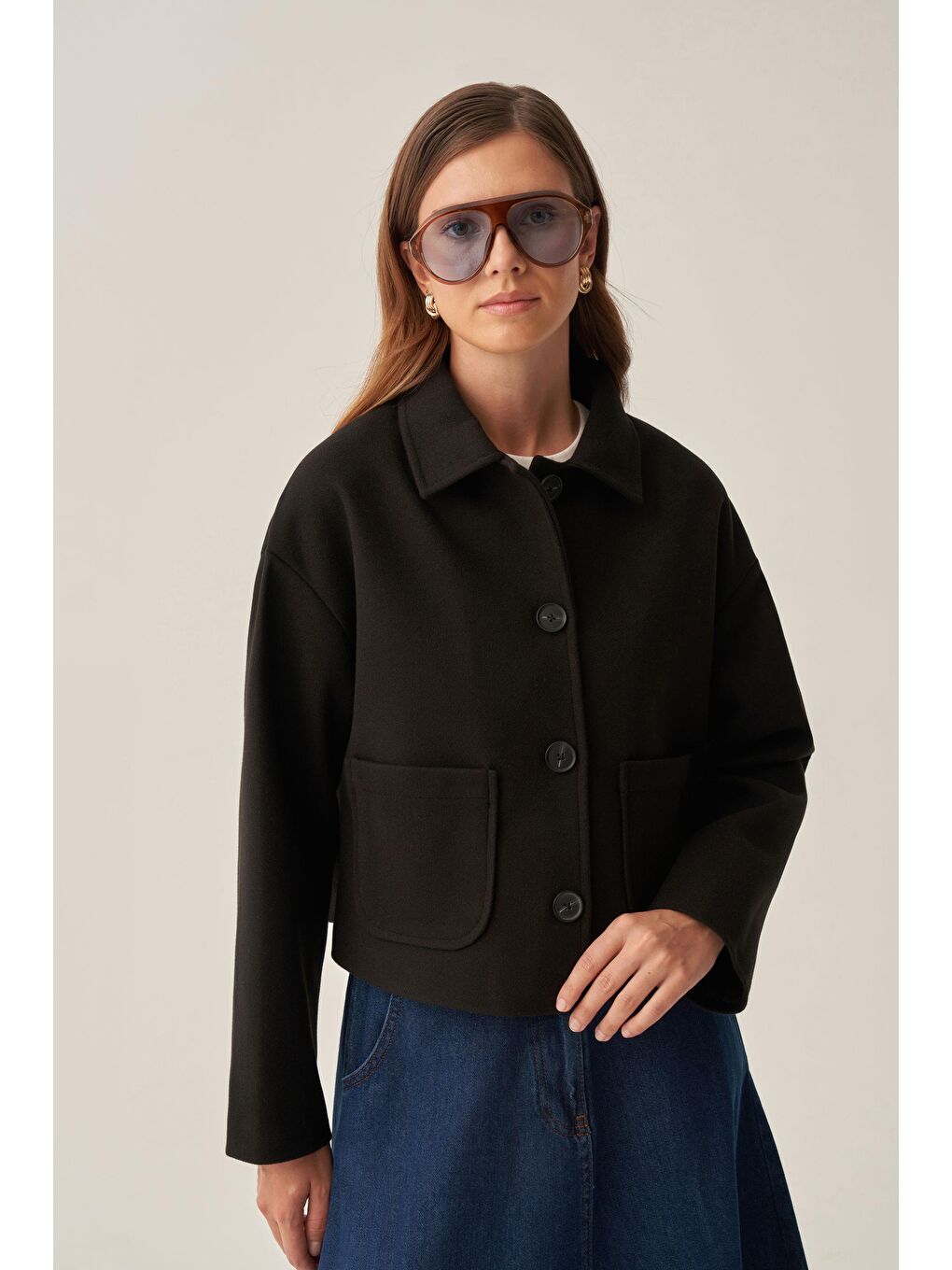 Siyah-Düğmeli Kısa Kaşe Ceket-3