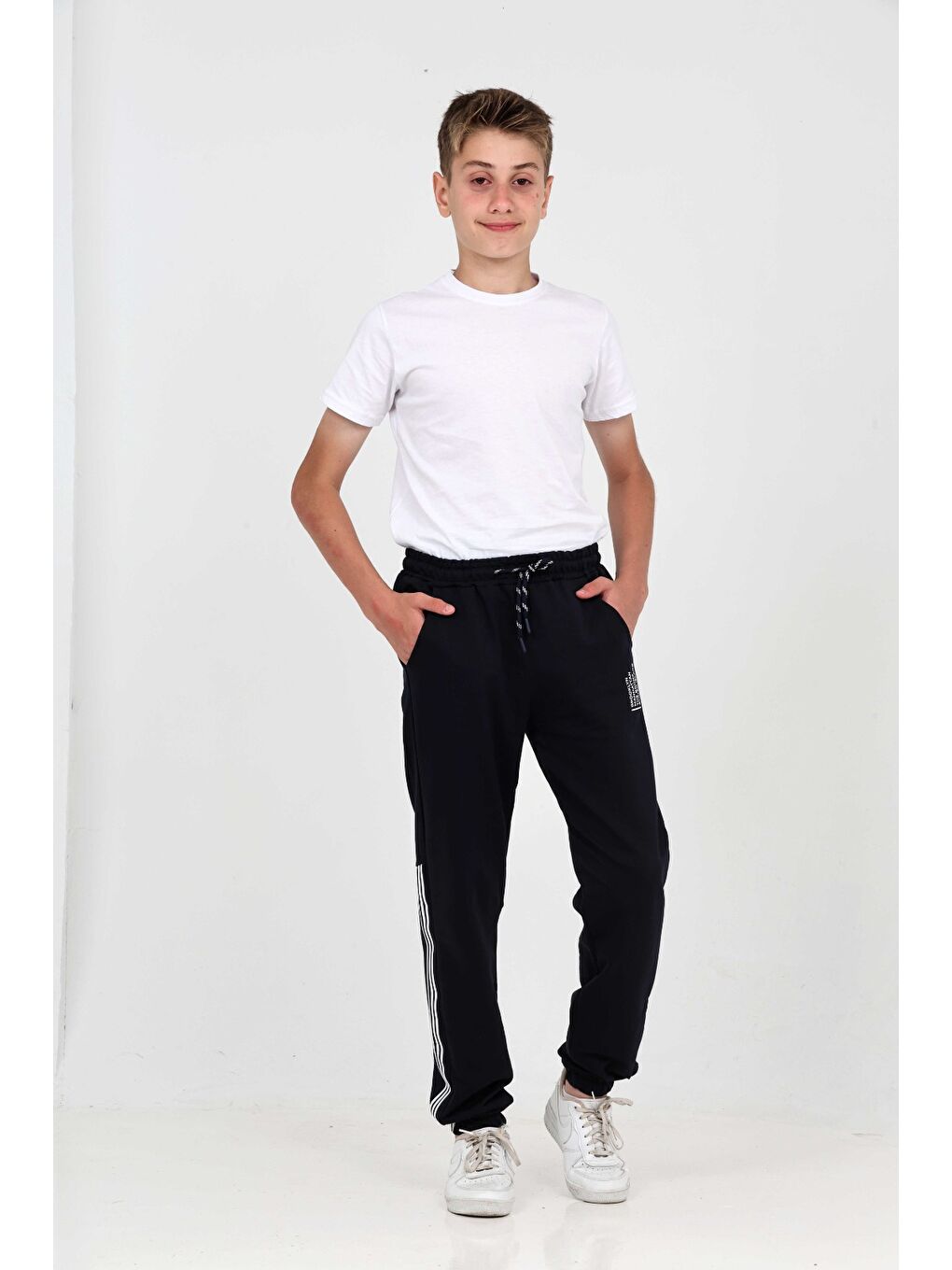 Siyah Erkek Çocuk Üç Şeritli Eşofman Alt-8