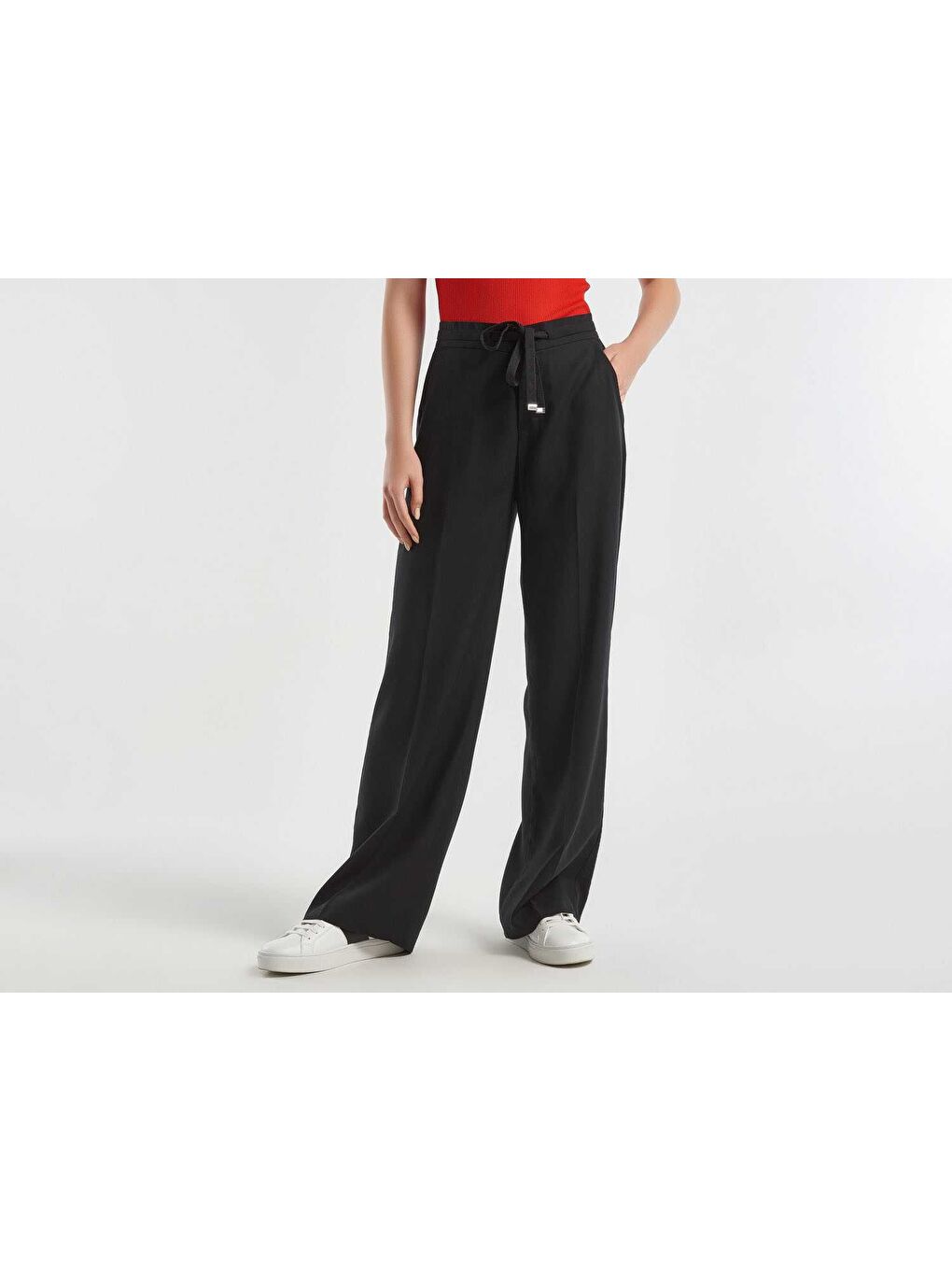 Kadın Siyah %100 Liyosel Önü Pileli Beli İpli Ve Düğmeli Pantolon-1