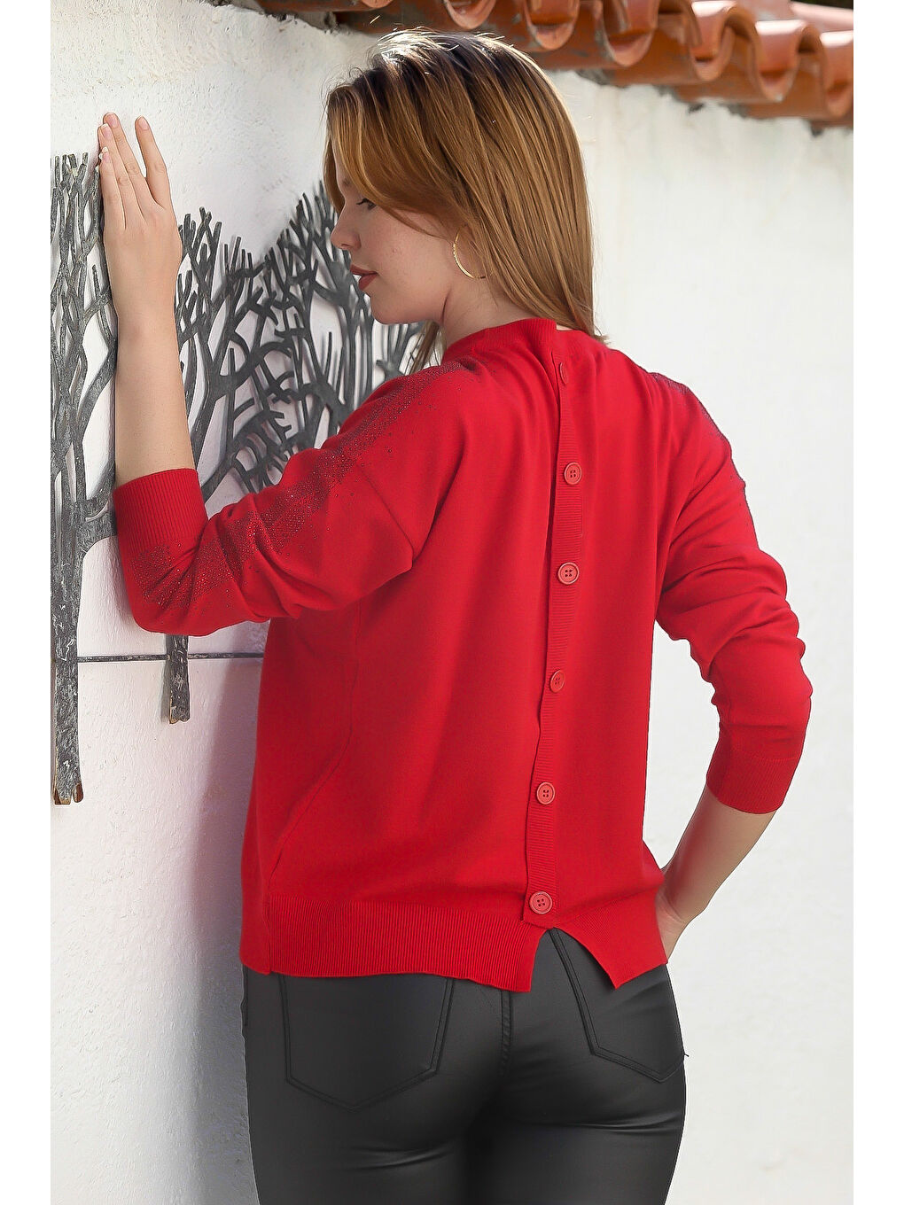 Kırmızı Yuvarlak Yaka Uzun Kol Arkası Düğmeli Taşlı Casual Triko Kazak 65 60-1