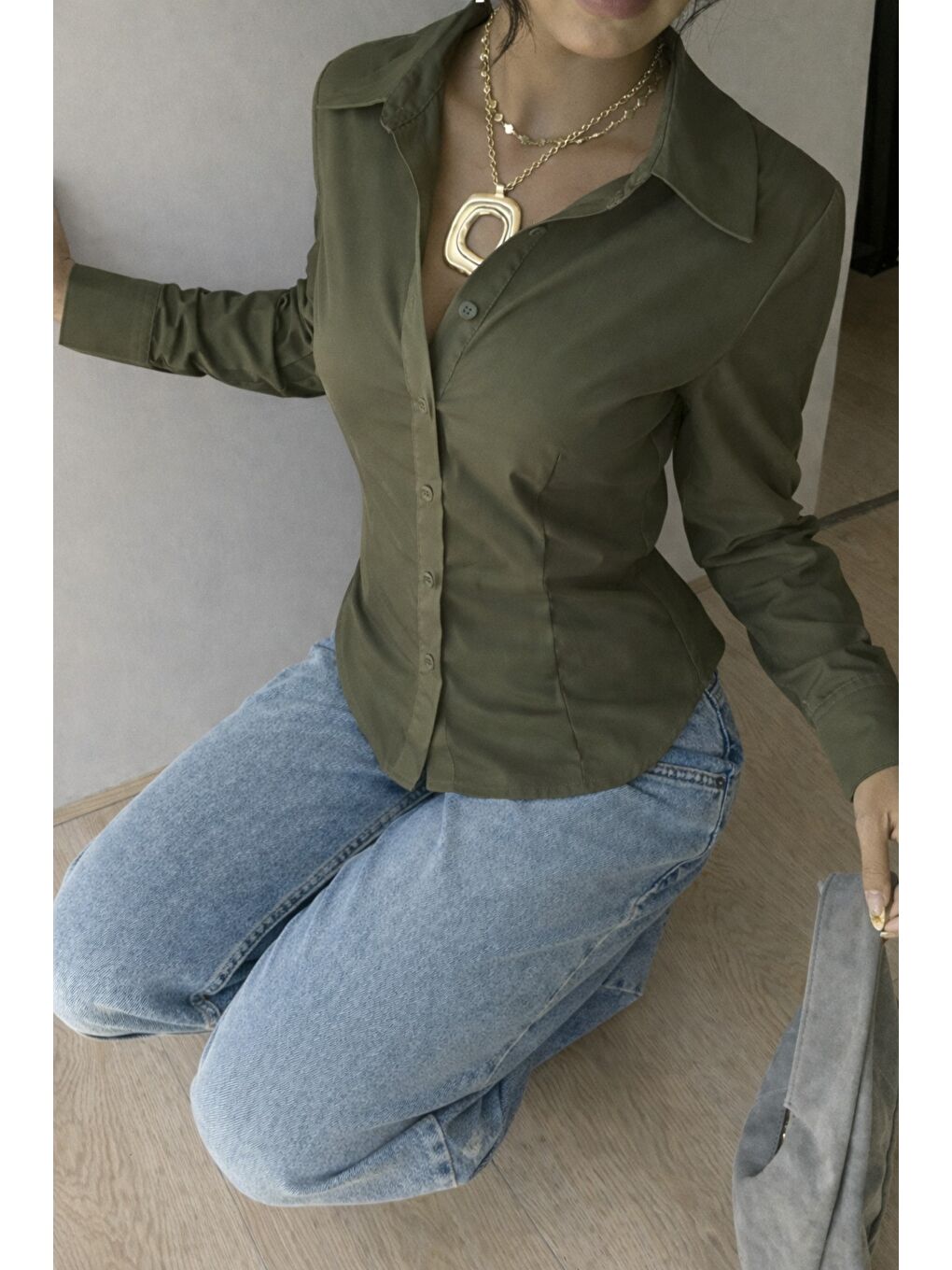 Haki Kadın Premium Gömlek Slim Fit Uzun Kollu Ofis Günlük Kombin Basic Klasik Gömlek-3