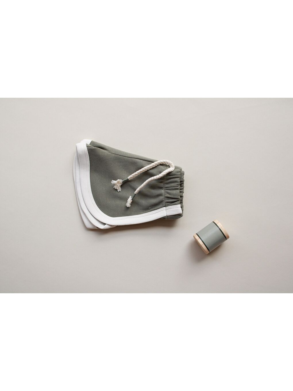 Haki Biyeli Bağcıklı Şort-2