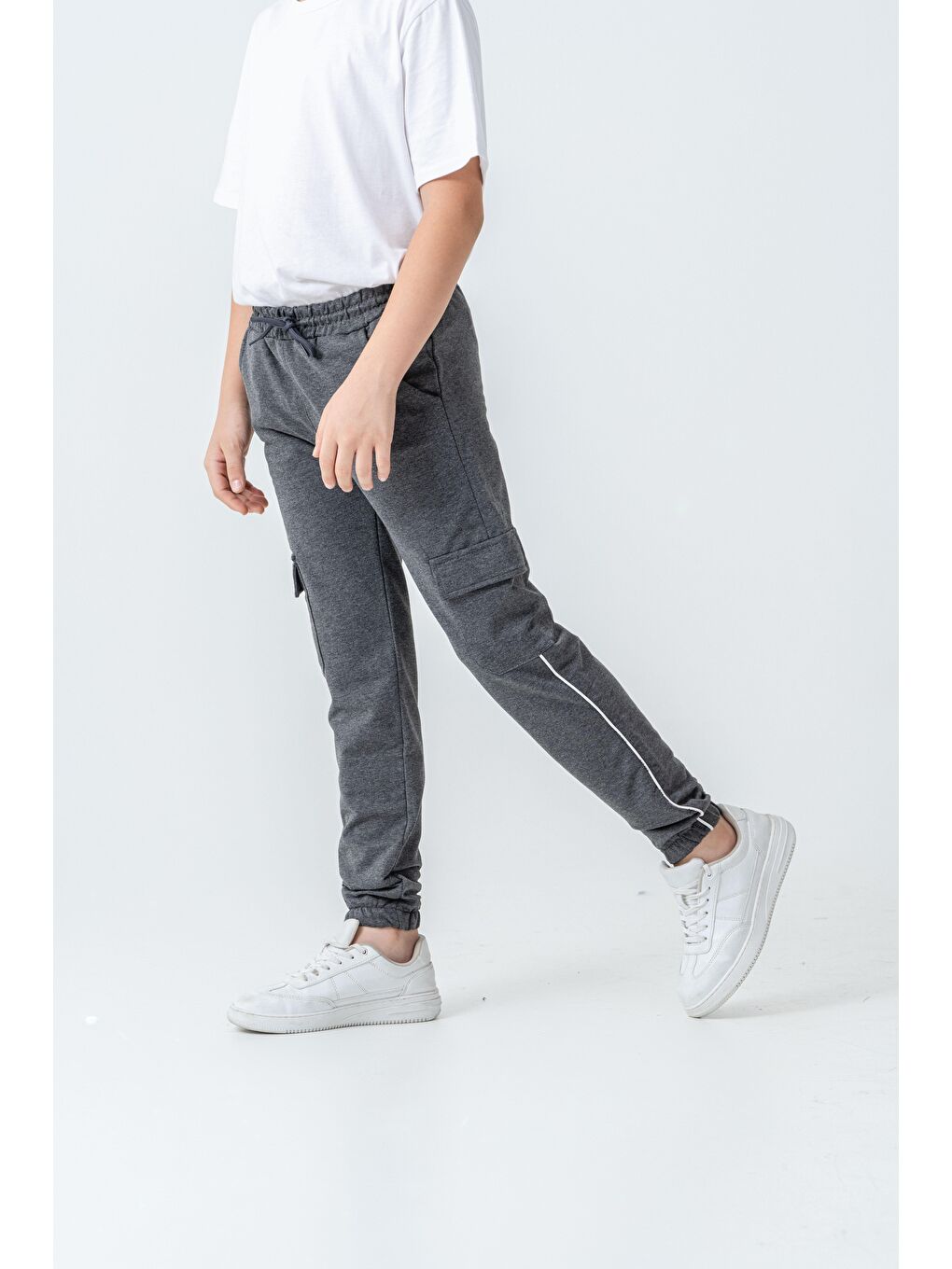 Antrasit Çift Kargo Cepli Sağ Cep Baskılı Çift Bacak Biyeli Erkek Çocuk Eşofman Altı-2