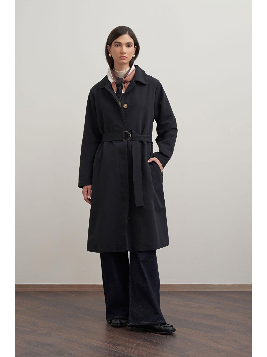 Siyah-Kuşaklı Uzun Trençkot-1