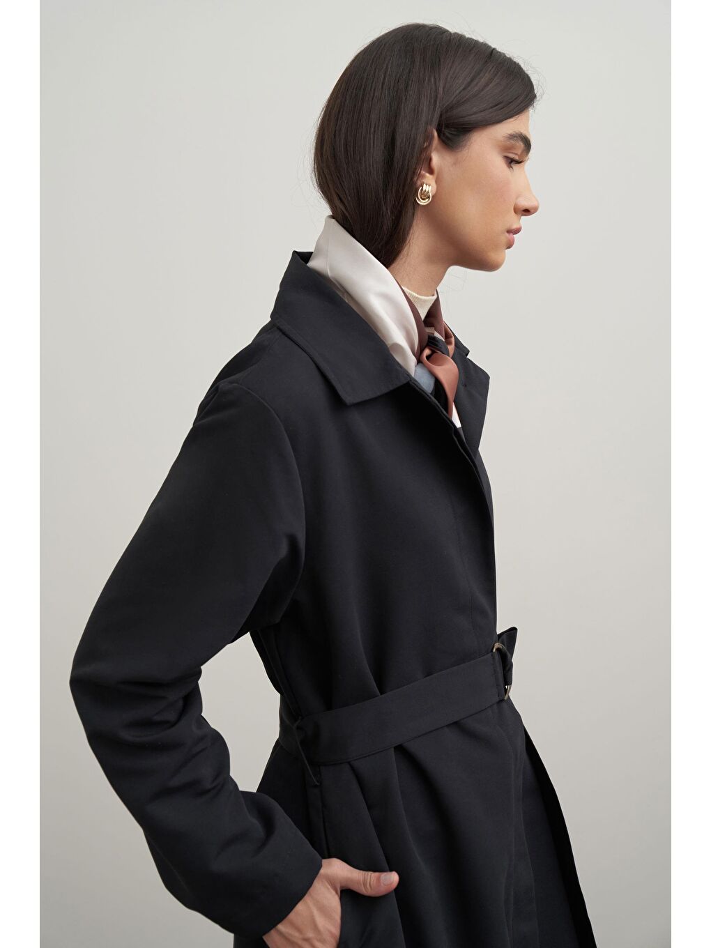 Siyah-Kuşaklı Uzun Trençkot-4