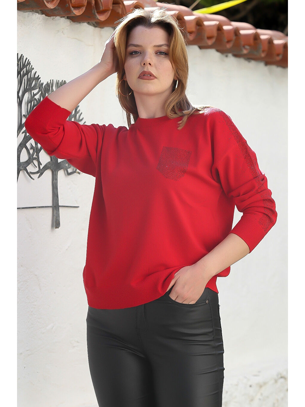 Kırmızı Yuvarlak Yaka Uzun Kol Arkası Düğmeli Taşlı Casual Triko Kazak 65 60-6