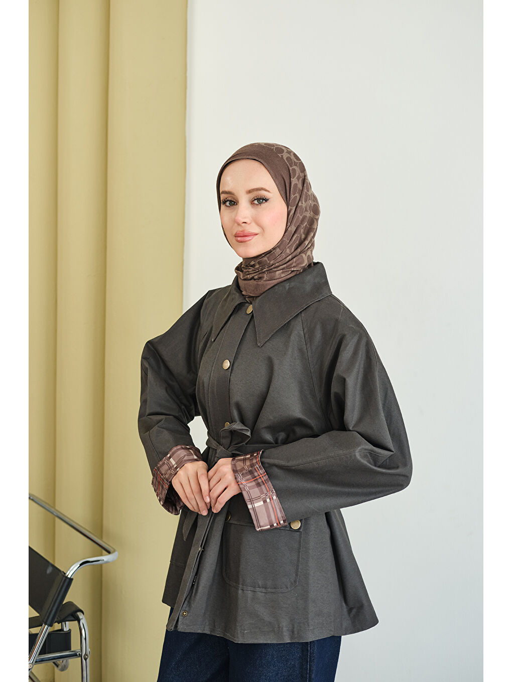 Kadın Bilekleri Ekose Görünümlü Trenç Siyah-3