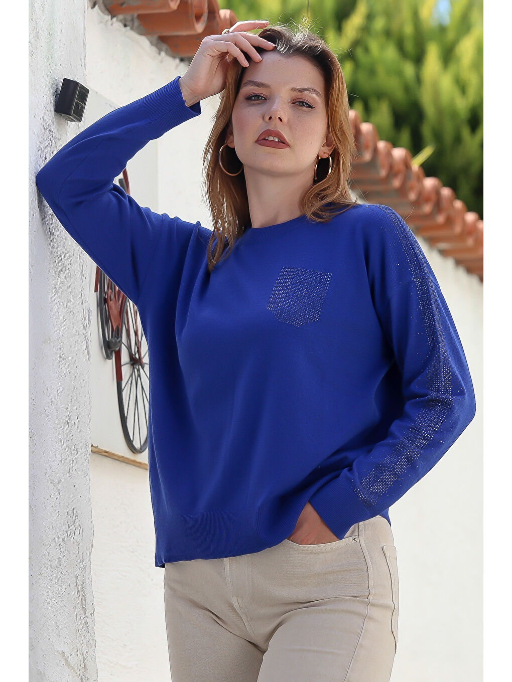 Mavi Yuvarlak Yaka Uzun Kol Arkası Düğmeli Taşlı Casual Triko Kazak 65 60