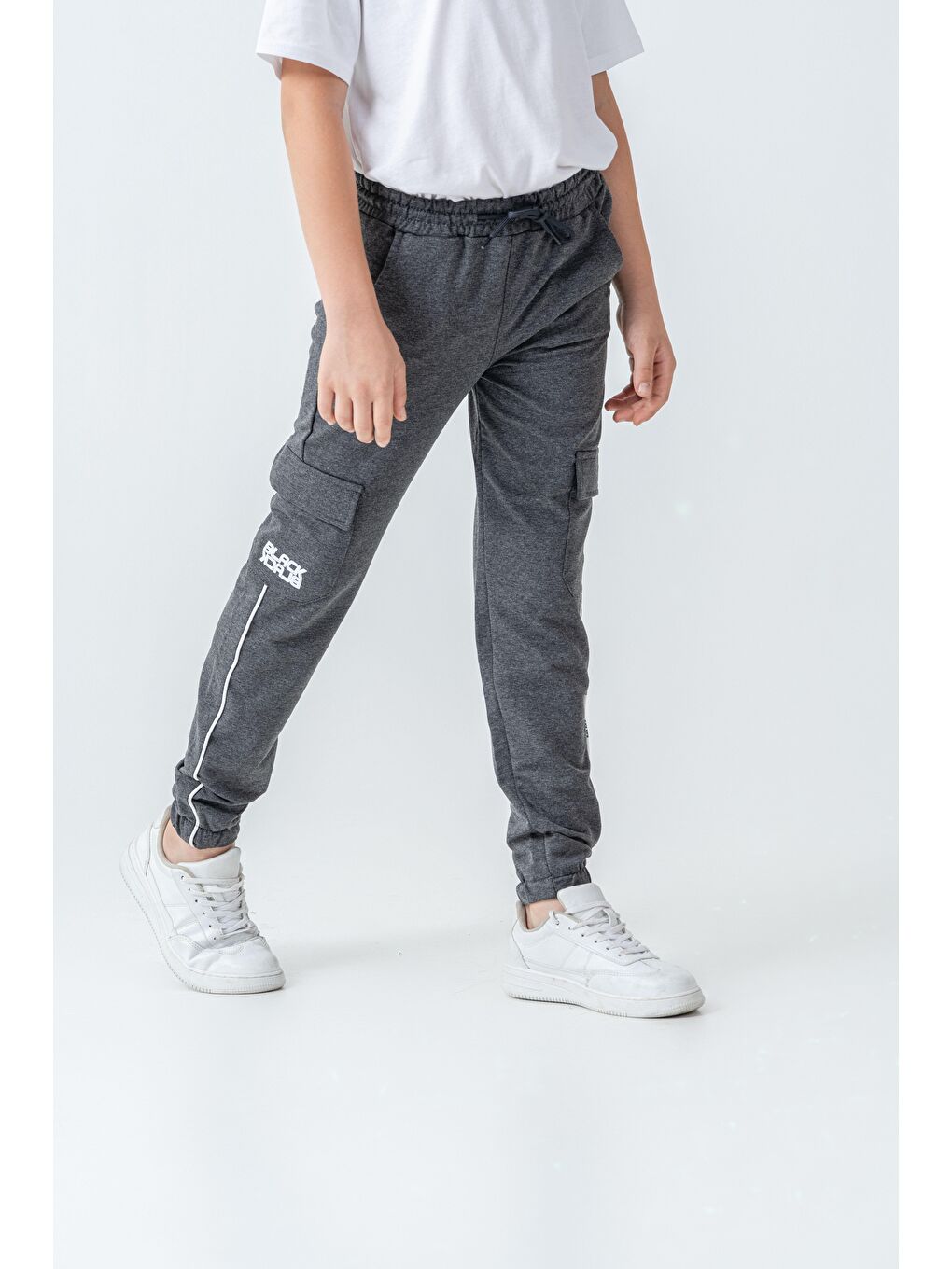 Antrasit Çift Kargo Cepli Sağ Cep Baskılı Çift Bacak Biyeli Erkek Çocuk Eşofman Altı-3