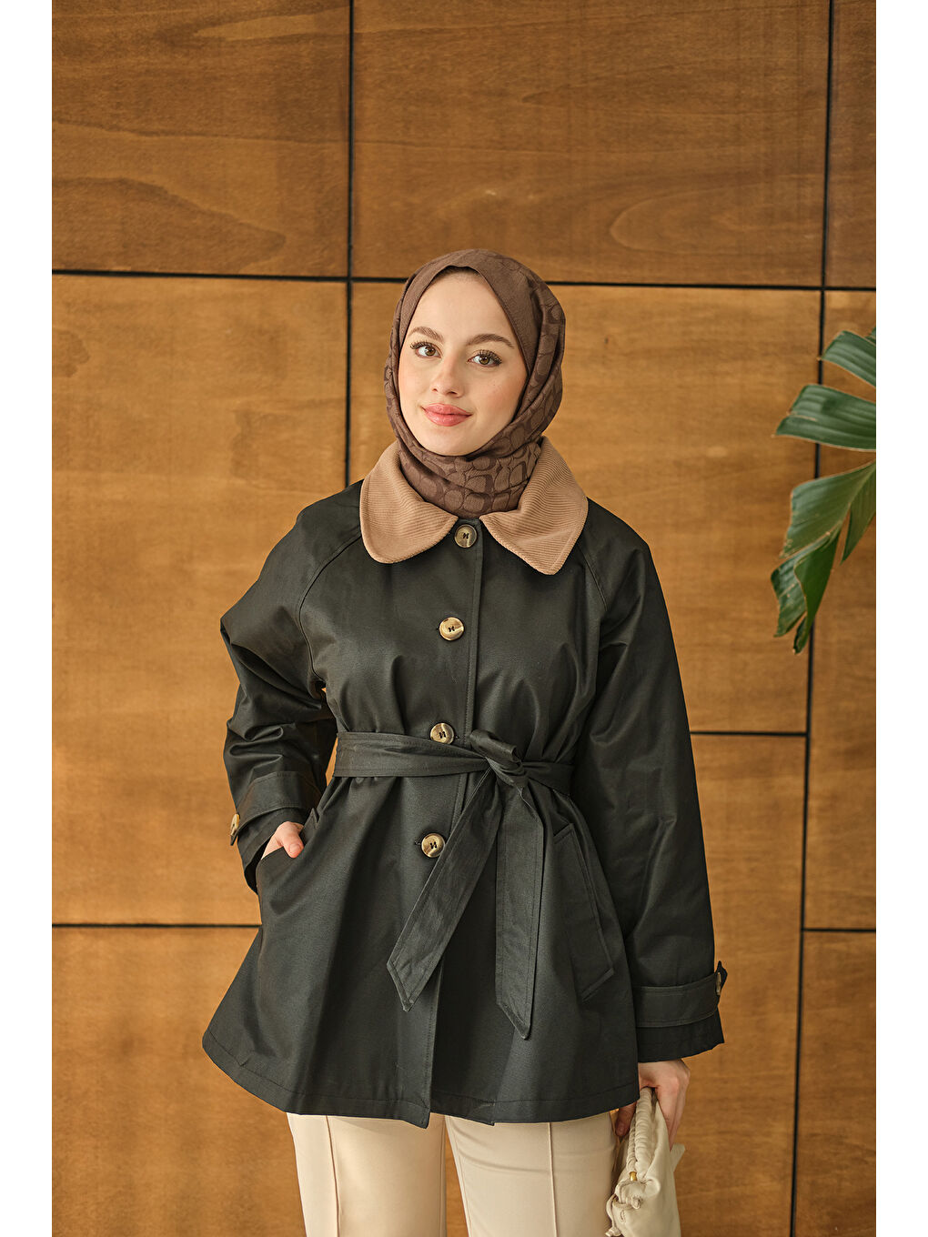 Kadın Yakası Kadife Trenç Siyah-2