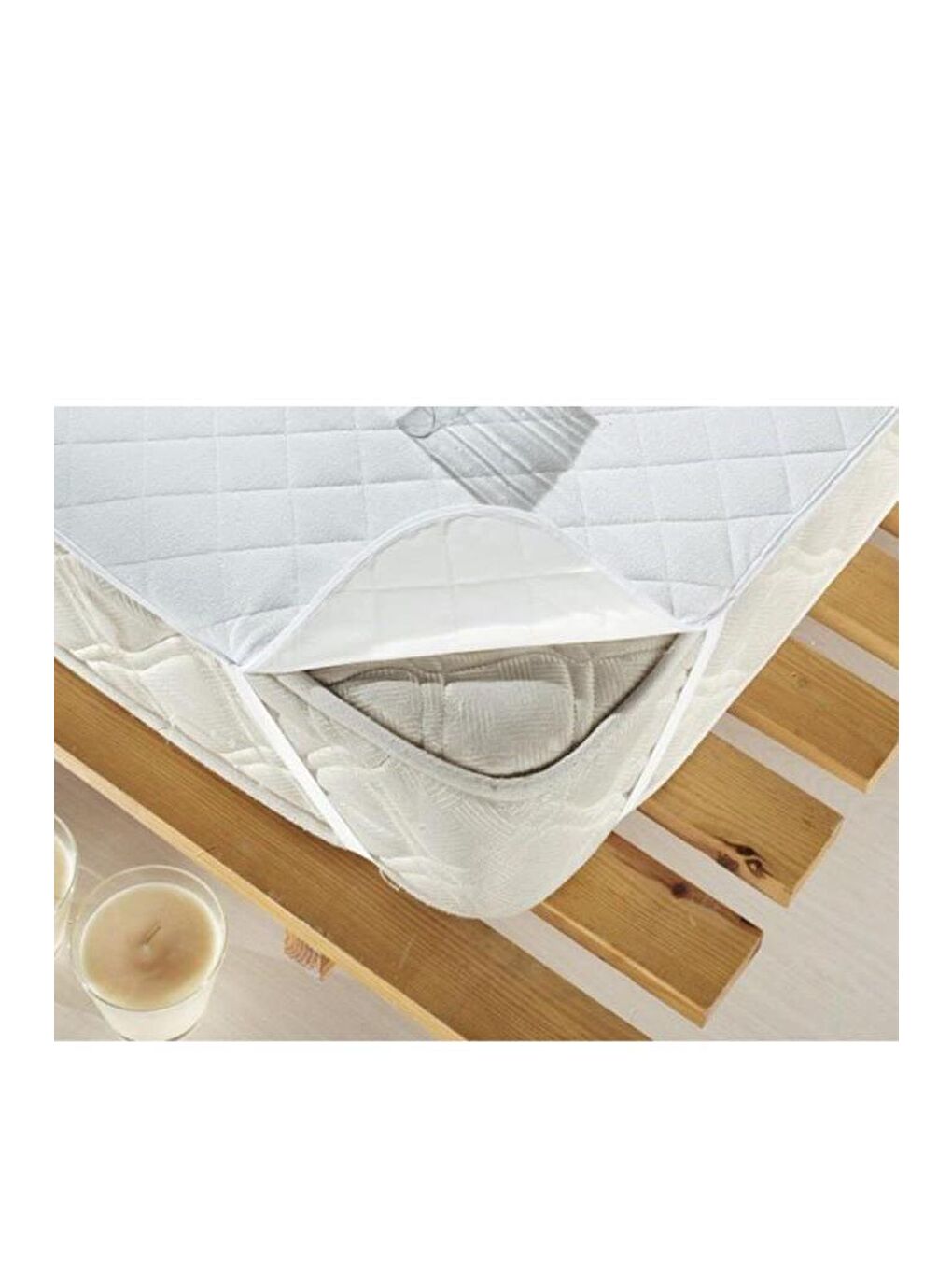 Beyaz Kapitoneli Sıvı Geçirmez Ped 180x200 Cm Çift Kişilik Alez-3