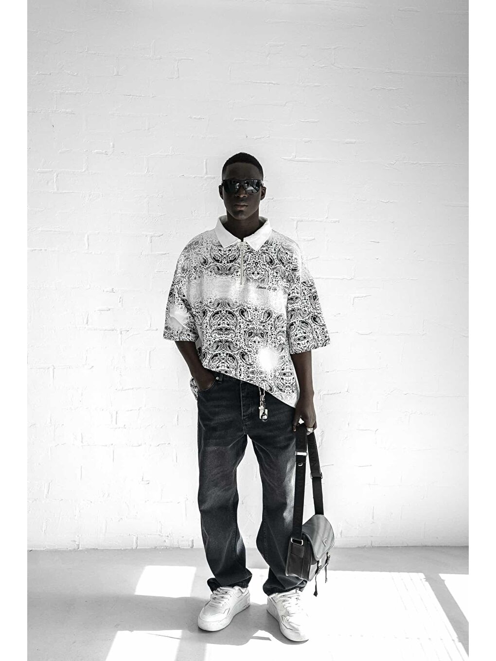 Erkek Polo Yaka Yarım Fermuarlı Baskılı Tişört Beyaz-1