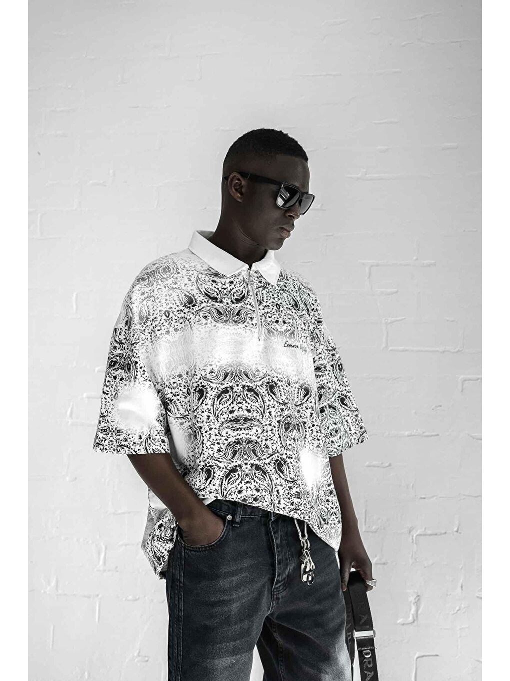 Erkek Polo Yaka Yarım Fermuarlı Baskılı Tişört Beyaz-4