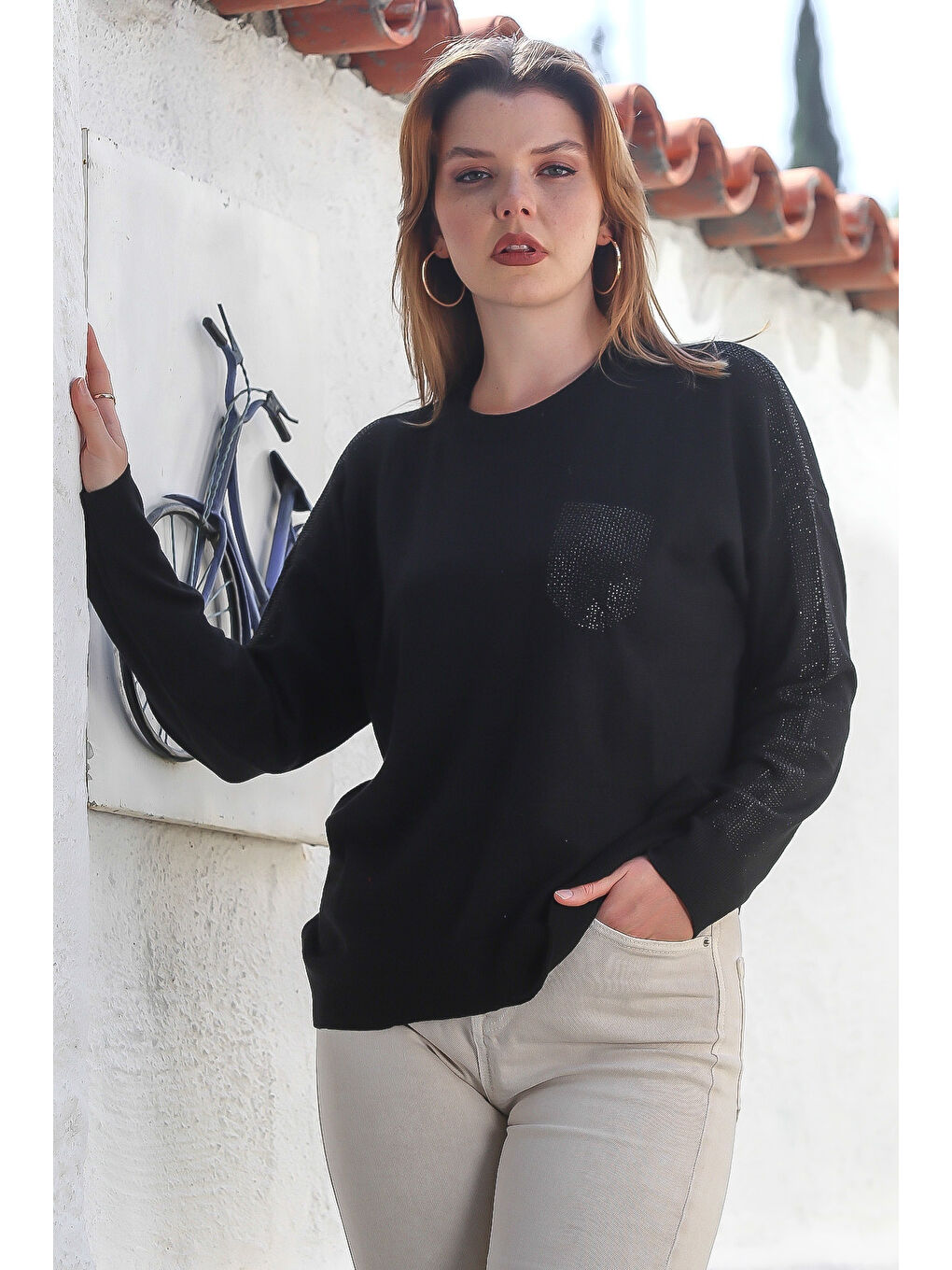 Siyah Yuvarlak Yaka Uzun Kol Arkası Düğmeli Taşlı Casual Triko Kazak 65 60-2