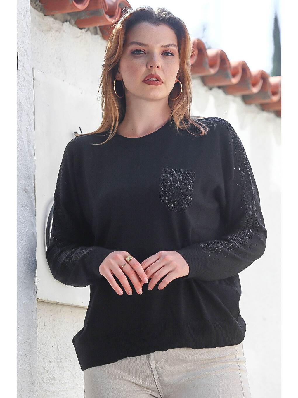 Siyah Yuvarlak Yaka Uzun Kol Arkası Düğmeli Taşlı Casual Triko Kazak 65 60-3