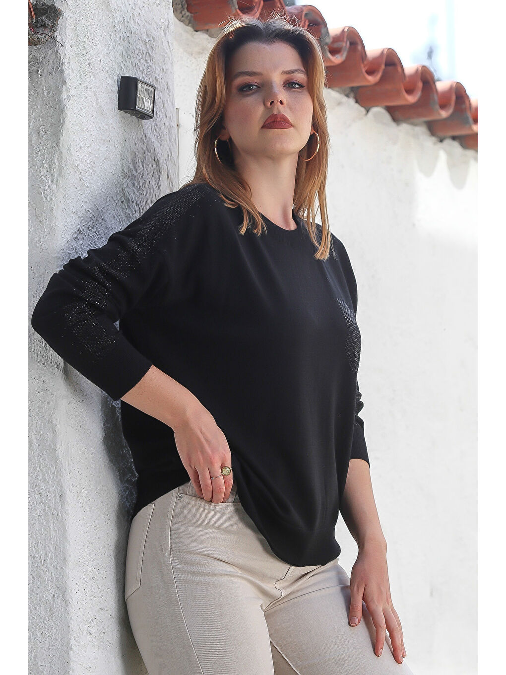 Siyah Yuvarlak Yaka Uzun Kol Arkası Düğmeli Taşlı Casual Triko Kazak 65 60-4