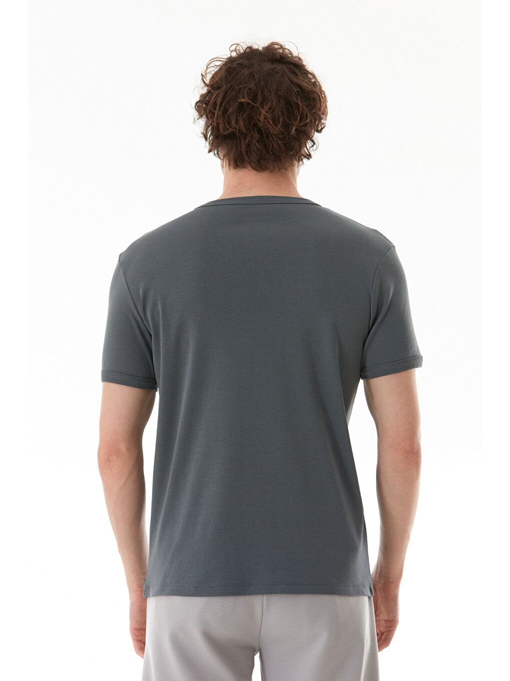 Gri Basic Bisiklet Yaka Ribanalı Tişört-3