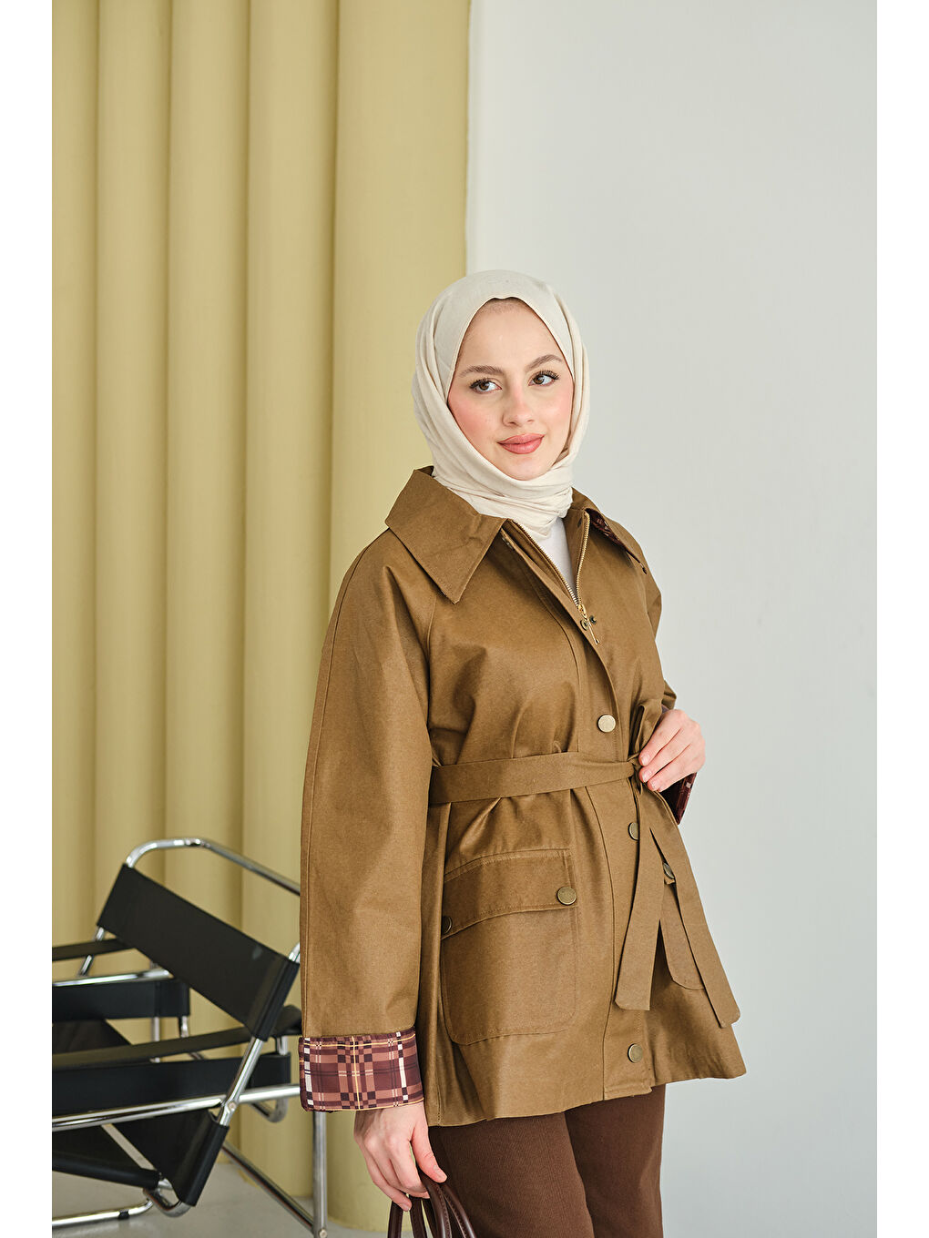 Kadın Bilekleri Ekose Görünümlü Trenç Kahverengi-4