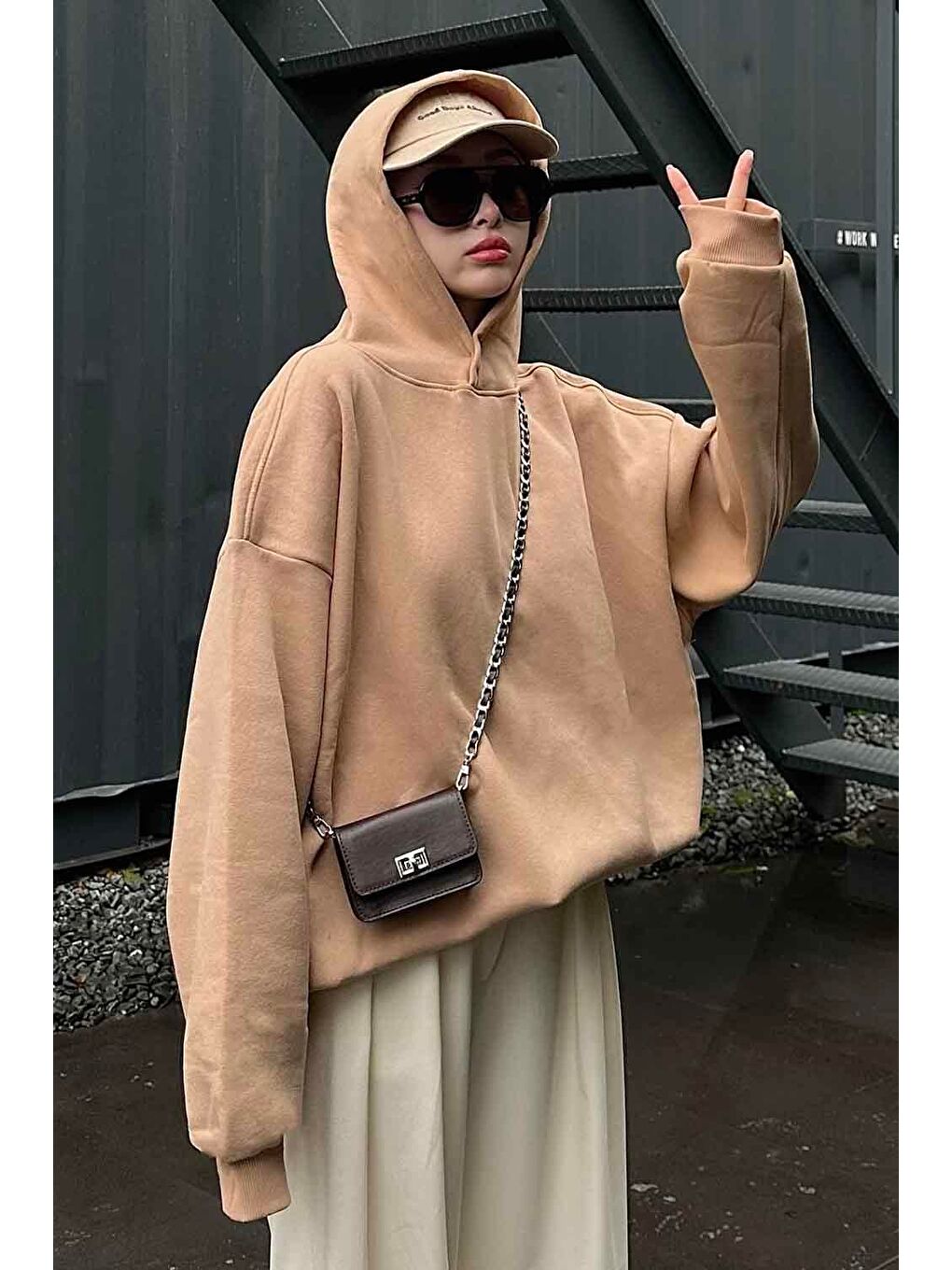 Kahverengi Kapüşonlu Salaş Sweatshirt Sütlü Kahve-2