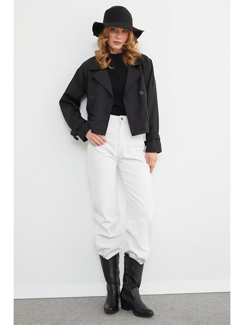 Siyah Omuz Detaylı Kuşaklı Kruvaze Yaka Trençkot-2