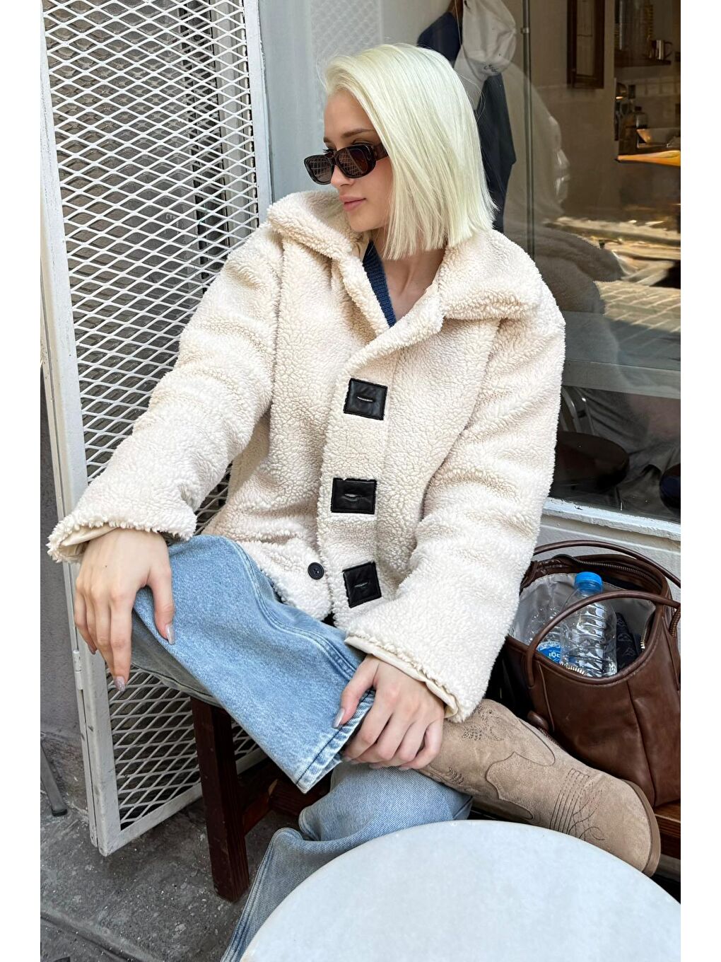 Bej Deri Detaylı Kadın Pelüş Mont Mg2485-1