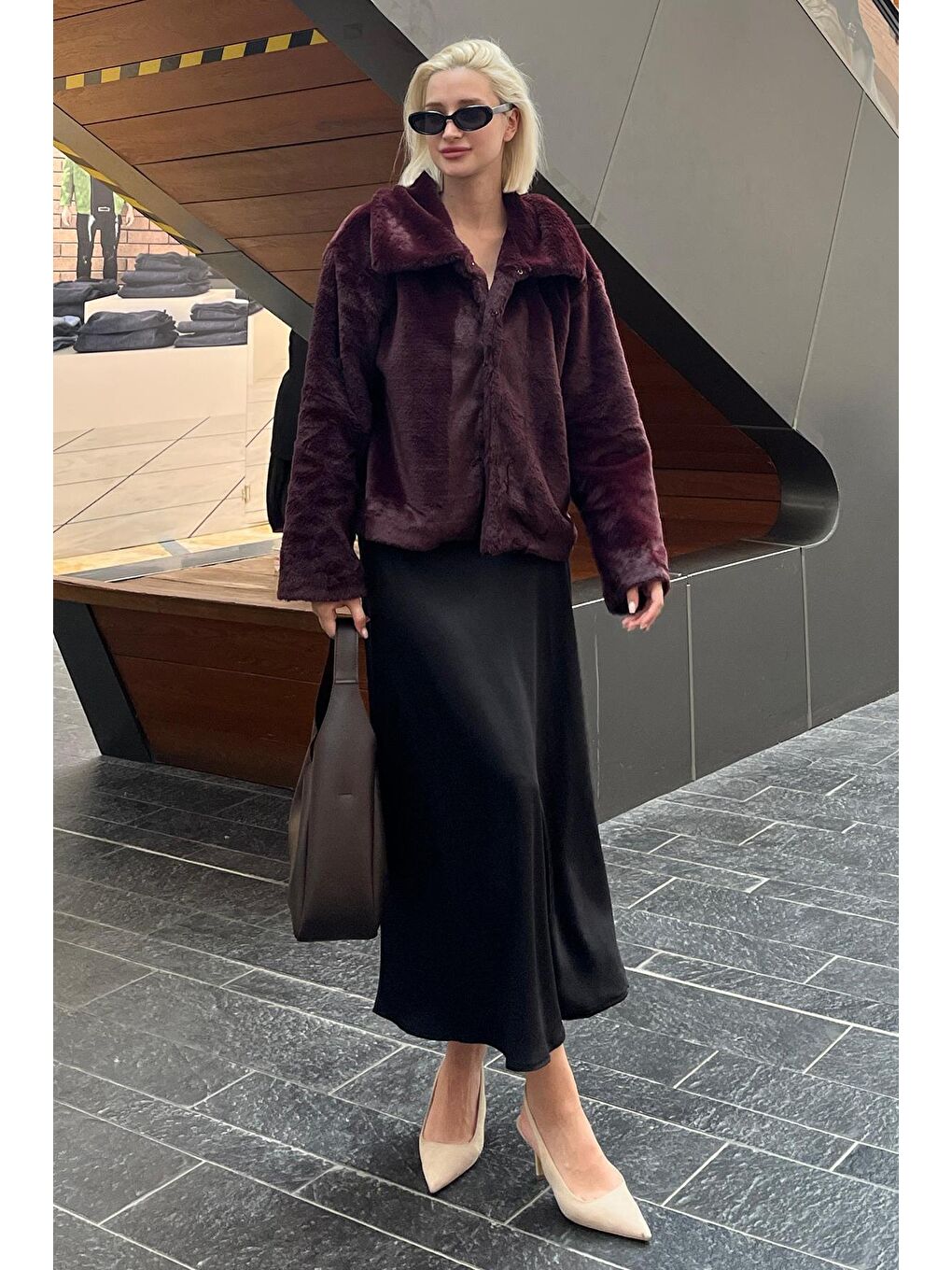 Bordo Yakalı Yumuşak Dokulu Astarlı Kadın Pelüş Kürk Mg2178