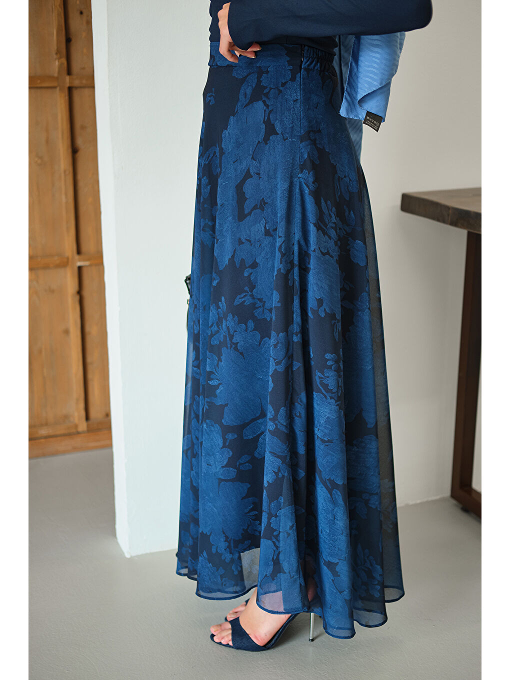 Kadın Çiçek Desen Astarlı Şifon Etek Lacivert-2
