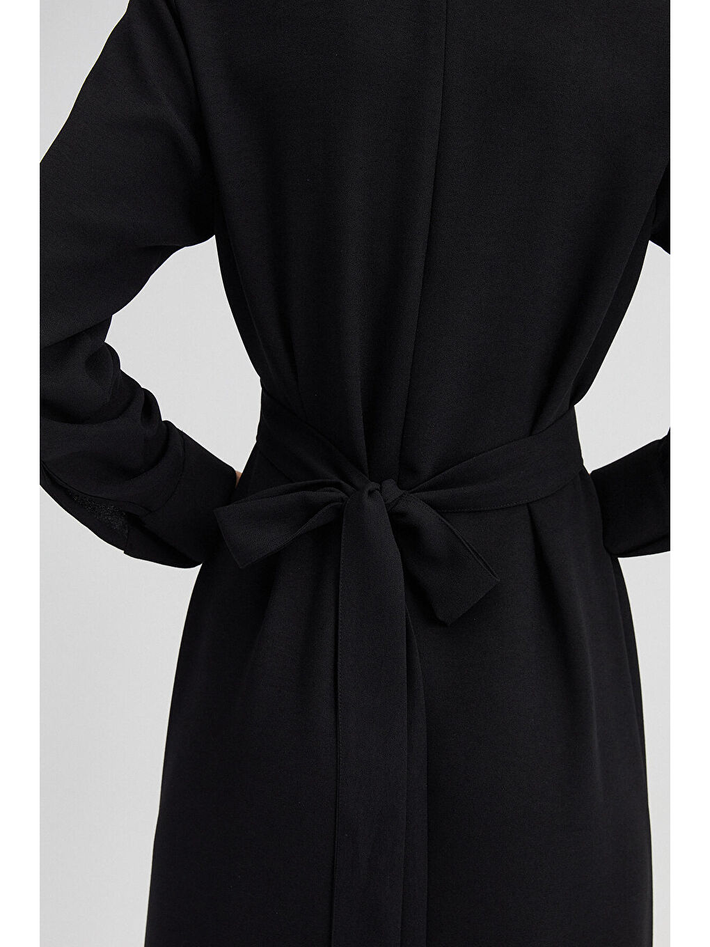 Siyah Beli Kemerli Krep Elbise-3