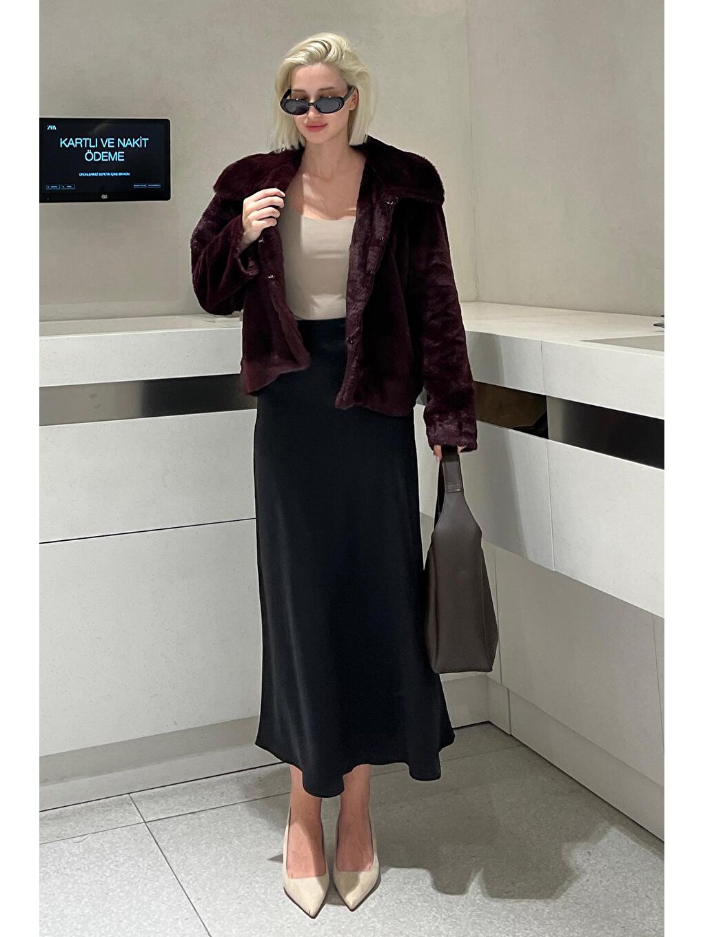 Bordo Yakalı Yumuşak Dokulu Astarlı Kadın Pelüş Kürk Mg2178-1