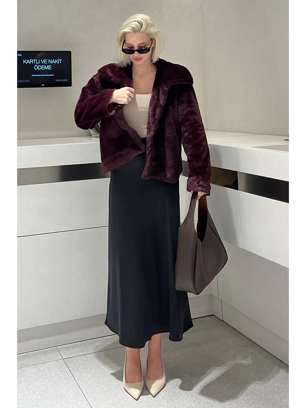 Bordo Yakalı Yumuşak Dokulu Astarlı Kadın Pelüş Kürk Mg2178-2