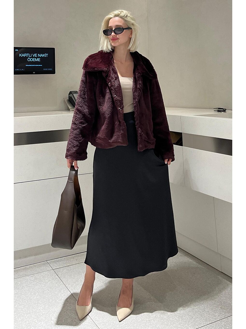 Bordo Yakalı Yumuşak Dokulu Astarlı Kadın Pelüş Kürk Mg2178-3