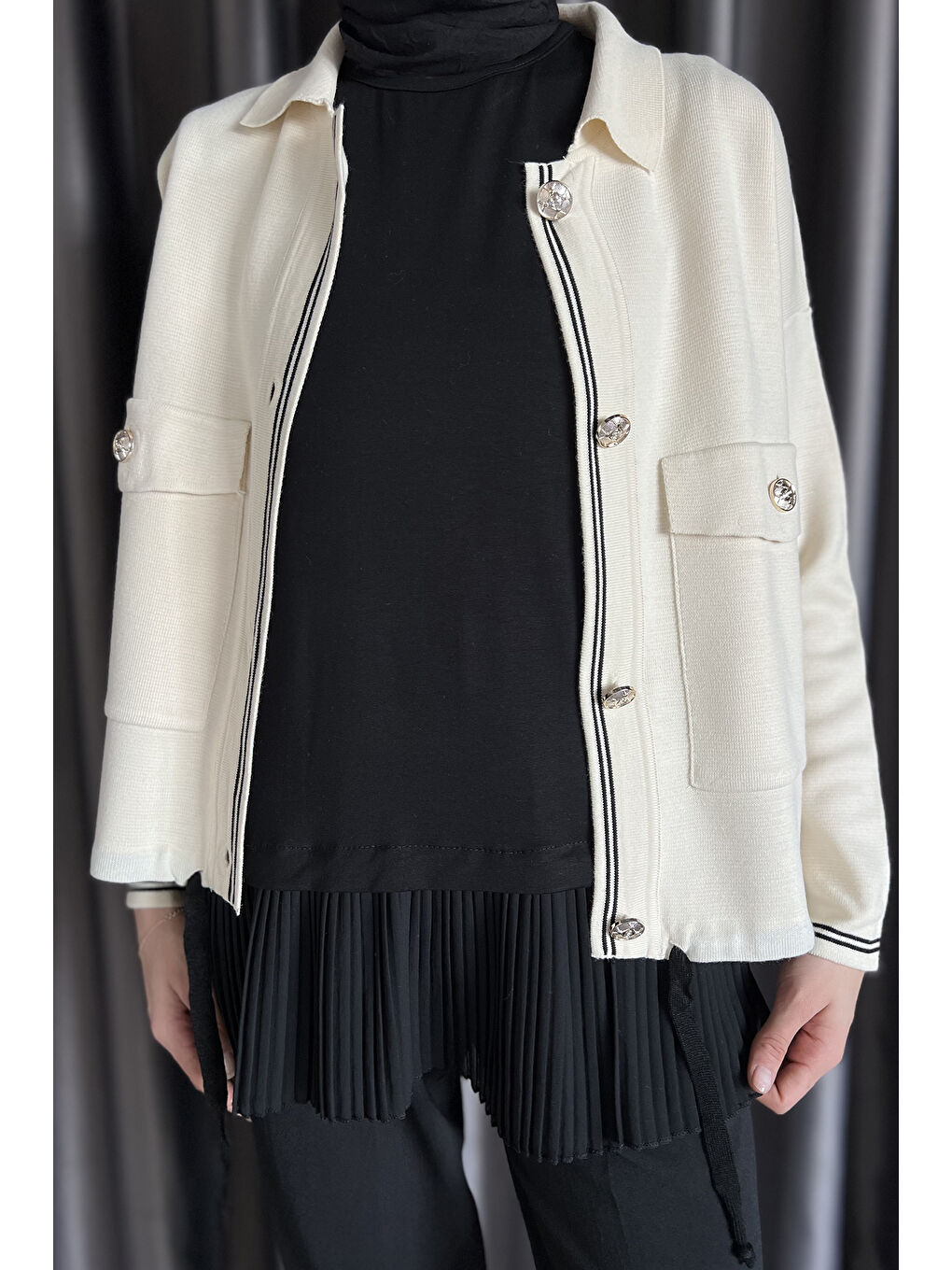 Siyah Bisiklet Yaka Sıfır Kol Piliseli İçlik Tunik