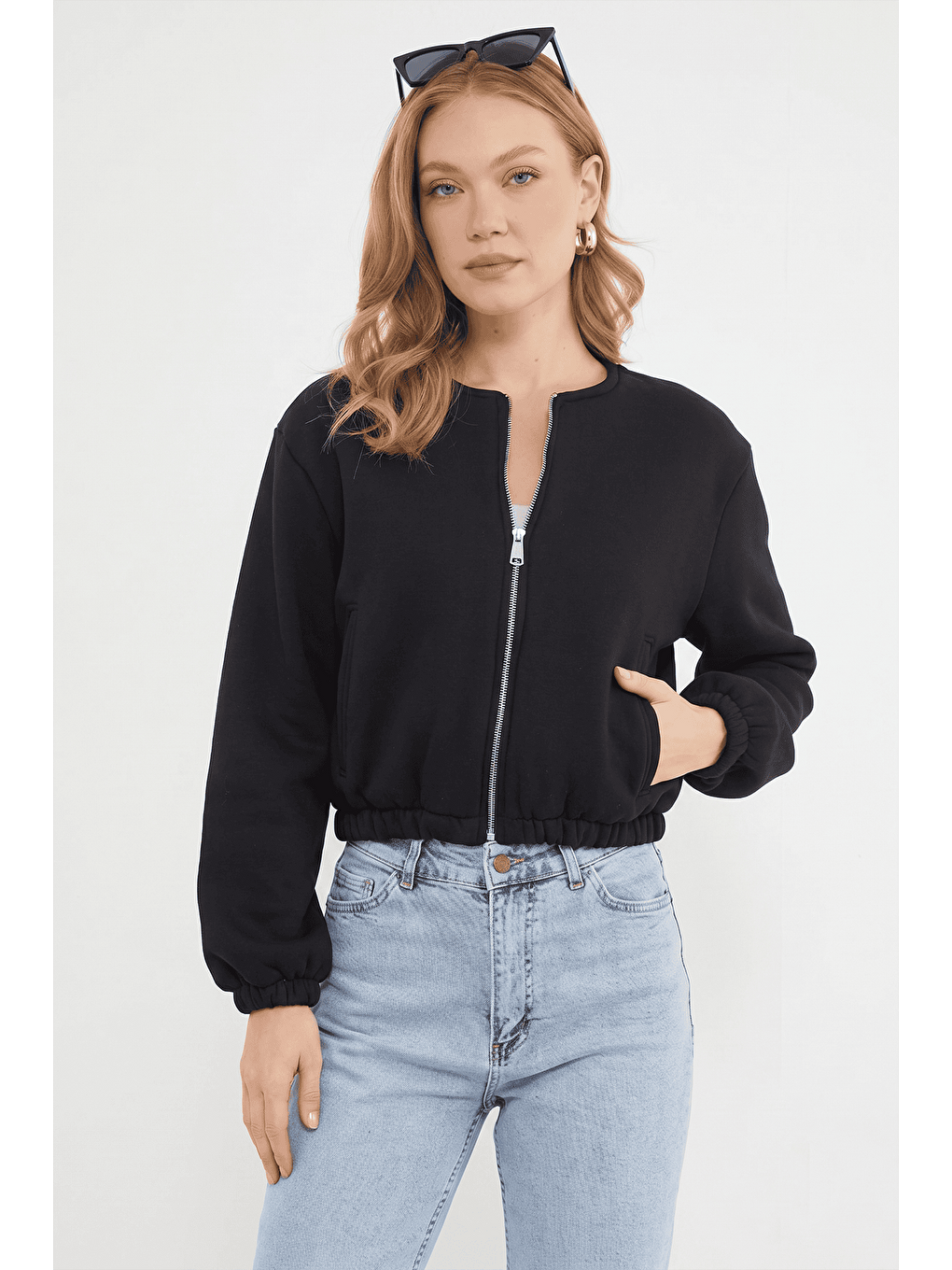 Siyah Fermuarlı Beli Lastikli Crop Ceket