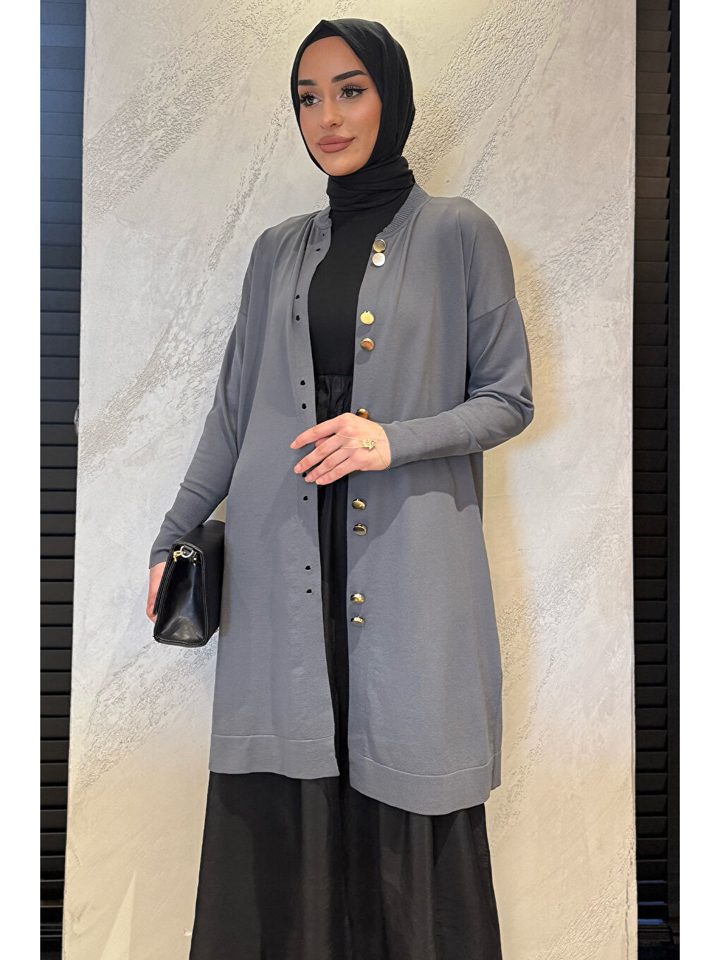 Gri Kadın Gold Düğme Detaylı Tesettür Triko Hırka-2