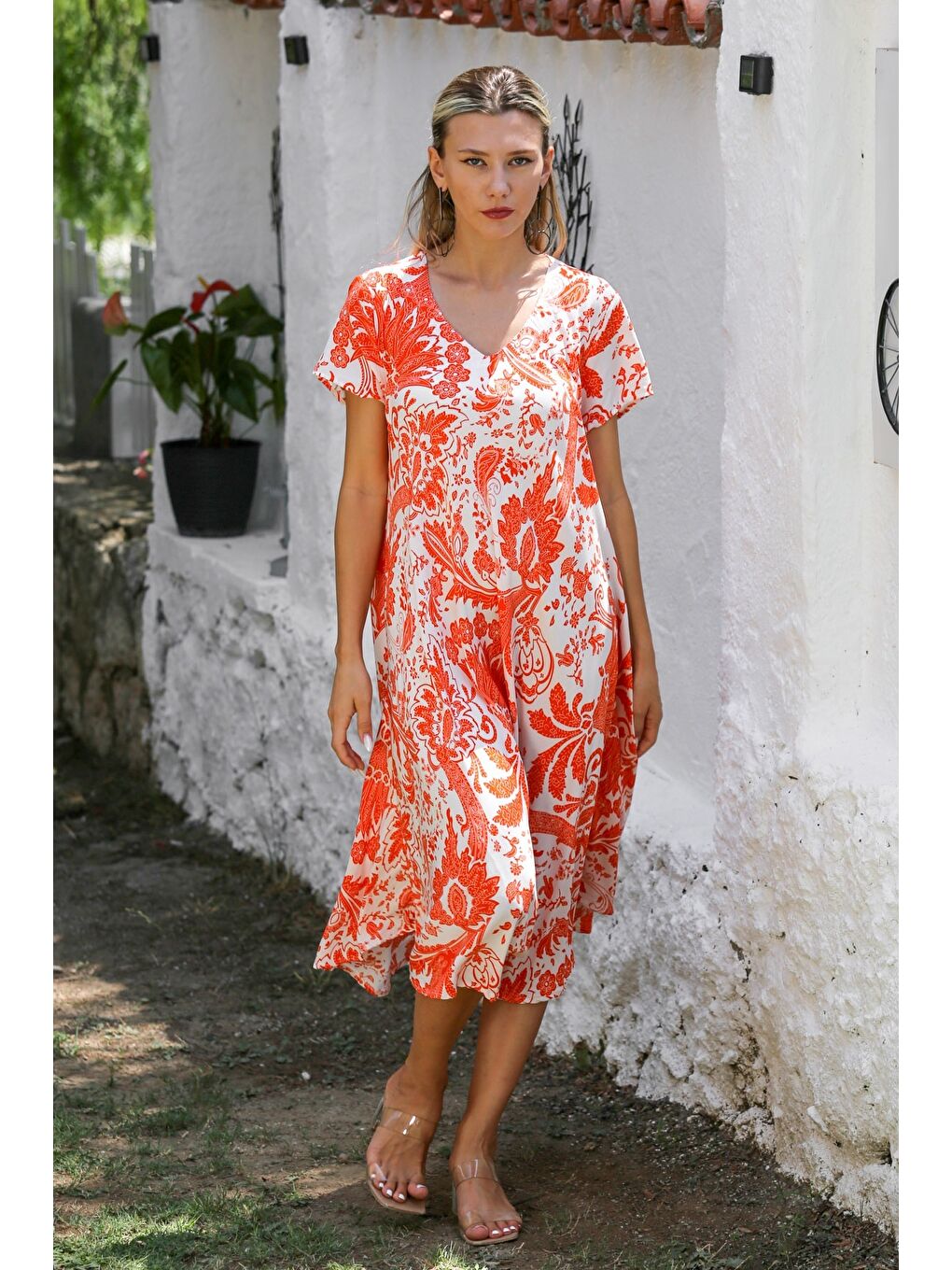 Turuncu-Beyaz V Yaka Düşük Kol Allover Baskılı Dokuma Casual Elbise-5