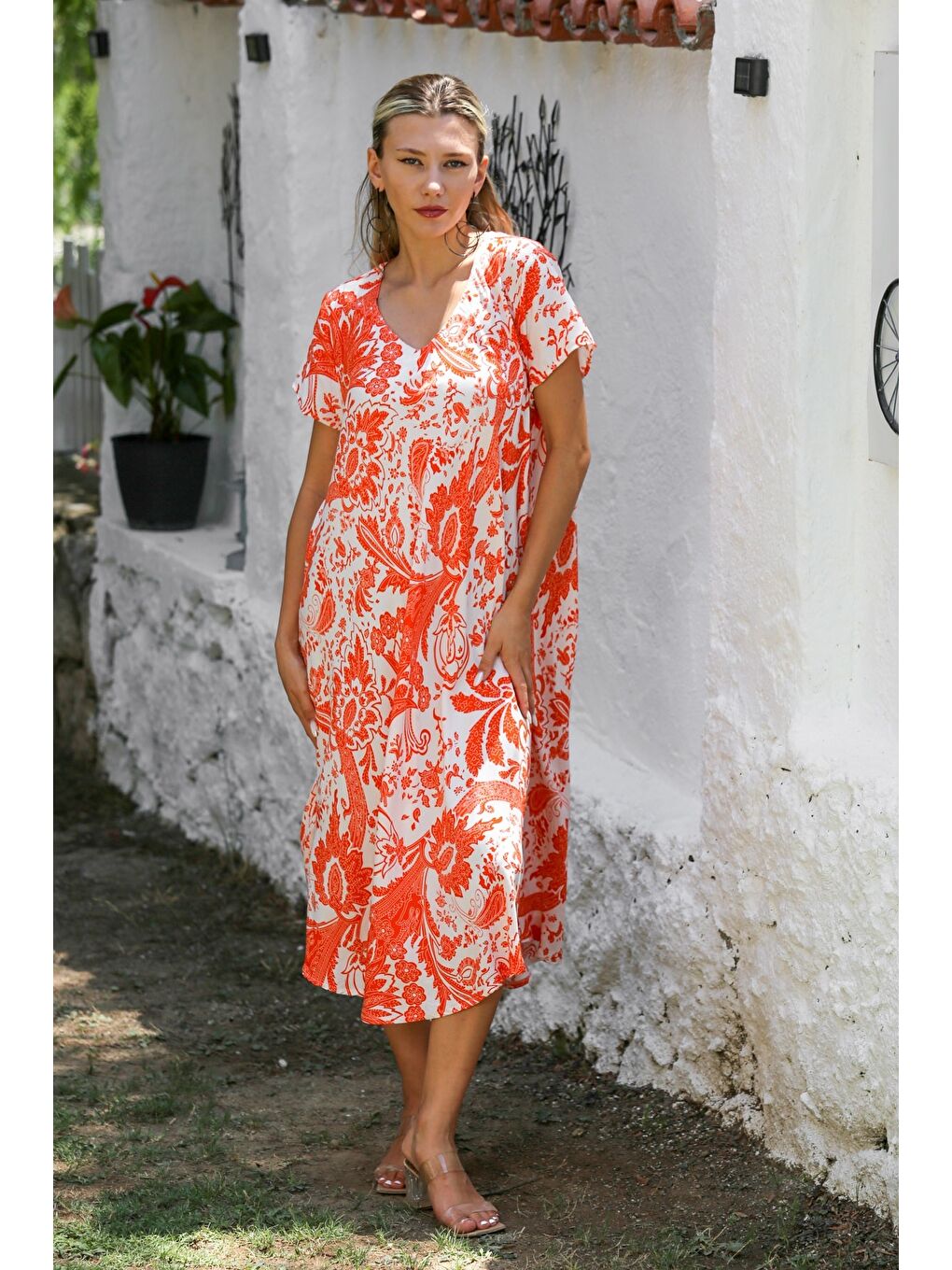 Turuncu-Beyaz V Yaka Düşük Kol Allover Baskılı Dokuma Casual Elbise-6