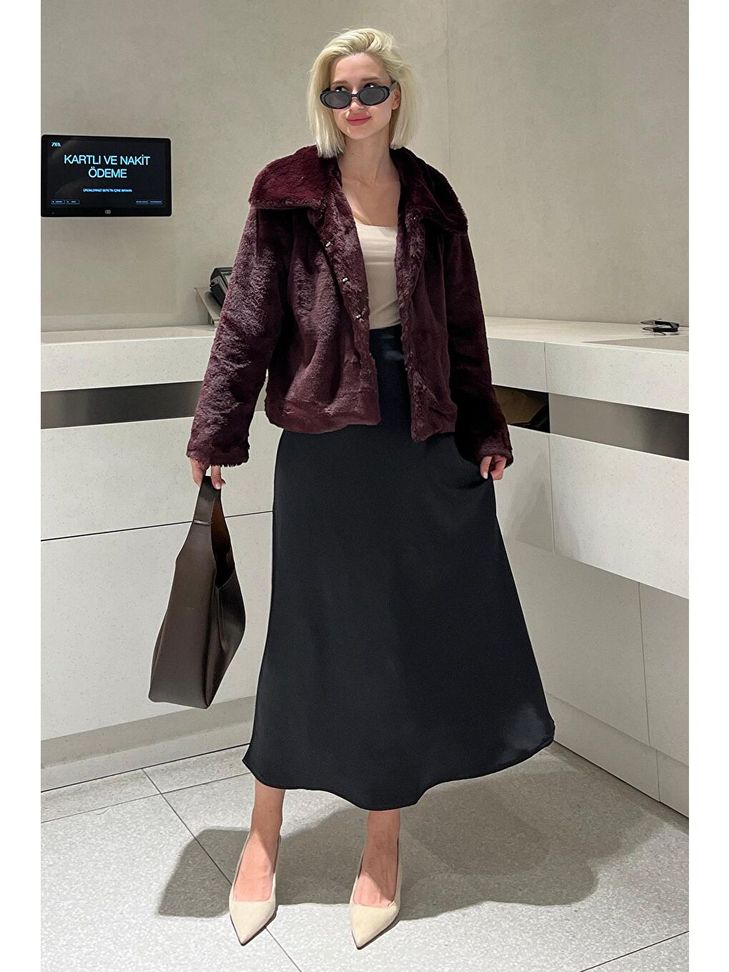 Bordo Yakalı Yumuşak Dokulu Astarlı Kadın Pelüş Kürk Mg2178-5