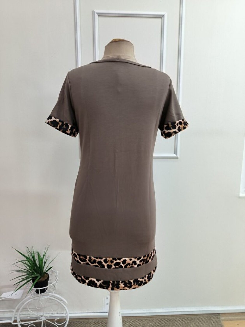 Kahverengi Kadın Kısa Kollu Bisiklet Yaka Leopar Şerit Detaylı Kısa Modal Elbise-5
