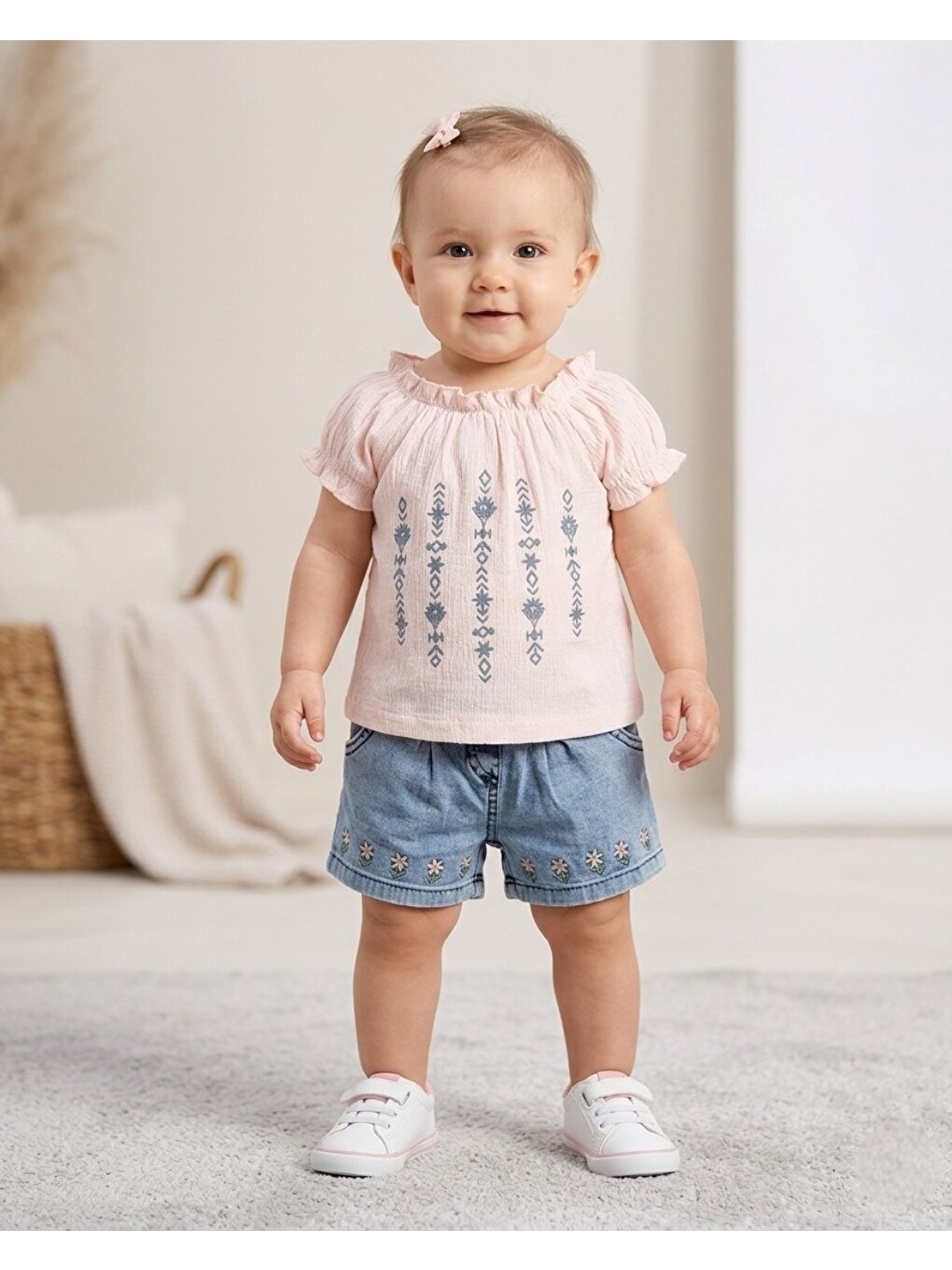 Pembe Kız Bebek Yazlık Jean Şortlu Çiçek Baskılı T-shirtlü 6-9-12-18-24 Aylık 2'li Bayramlık Alt Üst Takım-1