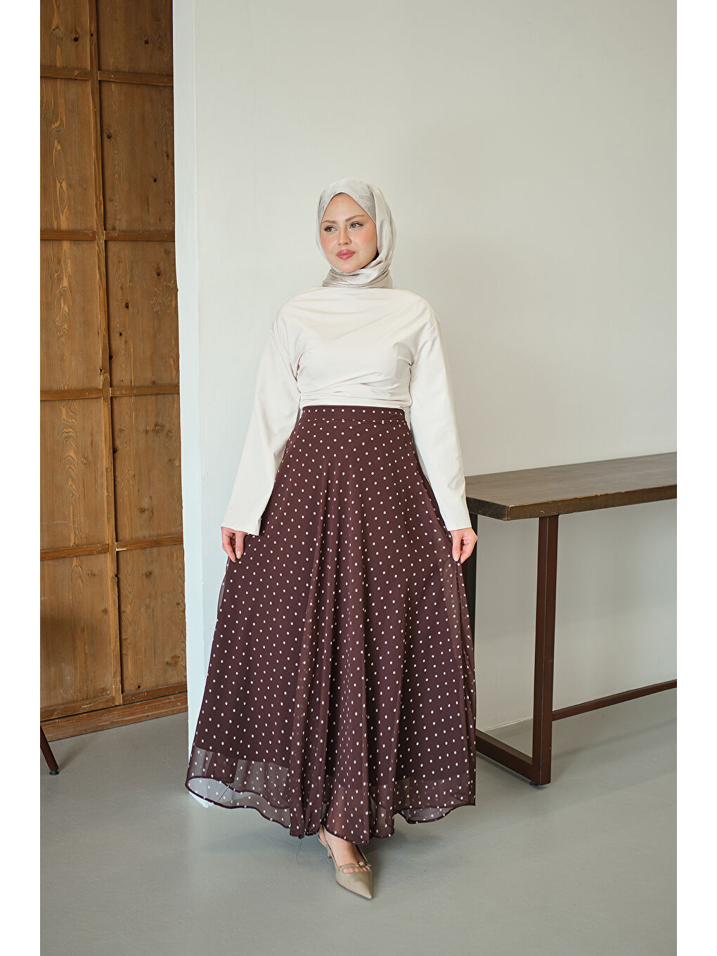 Kadın Puantiye Detay Şifon Etek Kahverengi-3