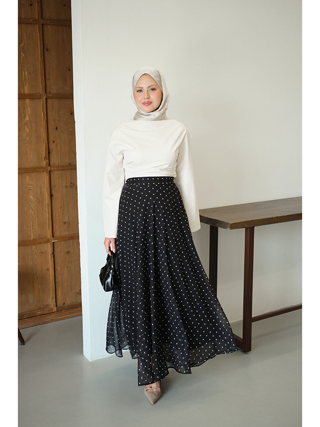 Kadın Puantiye Detay Şifon Etek Siyah-2