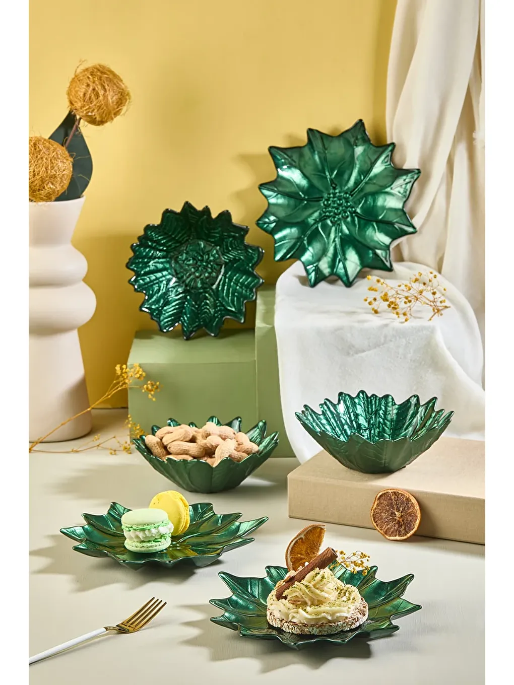 Yeşil Poinsettia Cam Tabak & Kase Seti - 3 Adet Tabak - 3 Adet Kase